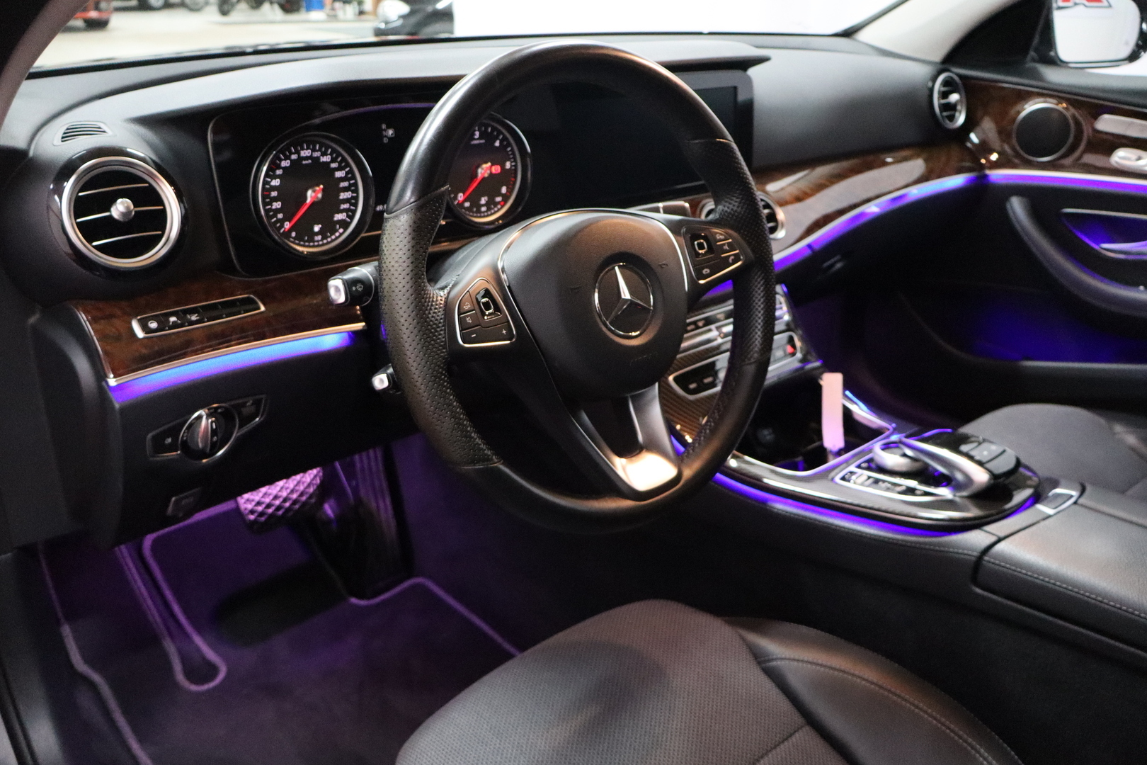 MERCEDES-BENZ E 2017