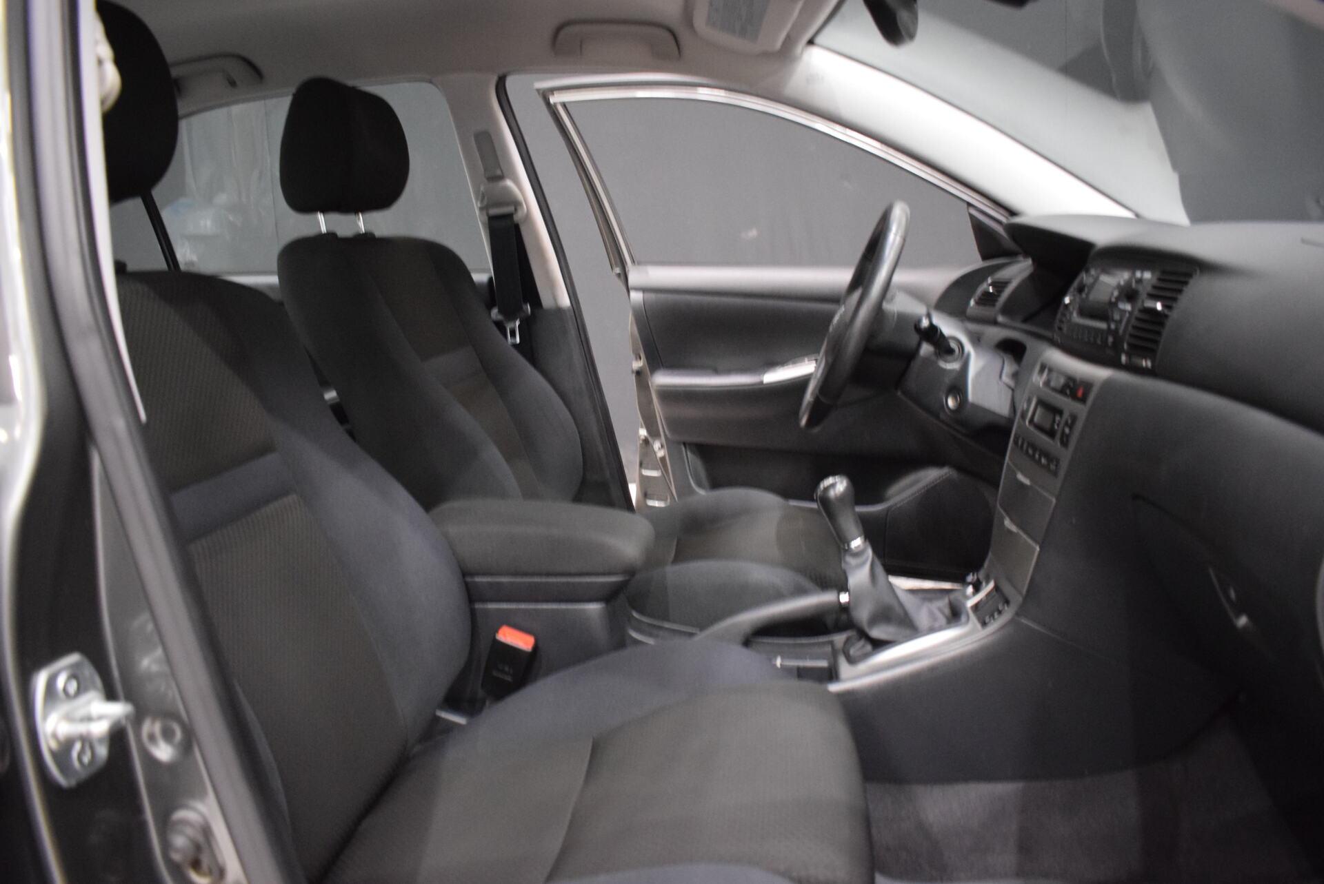 TOYOTA Corolla 2005