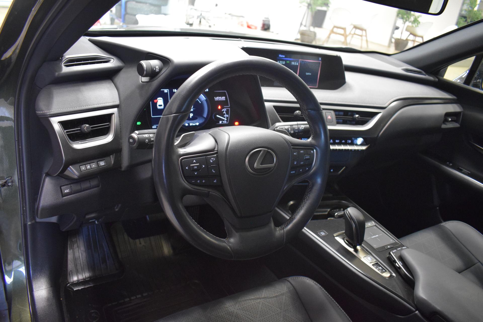 LEXUS UX 2022
