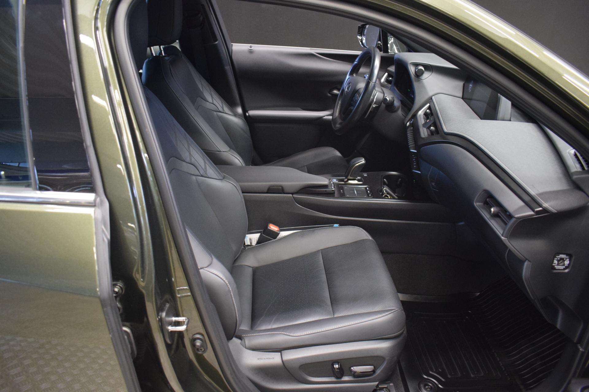 LEXUS UX 2022