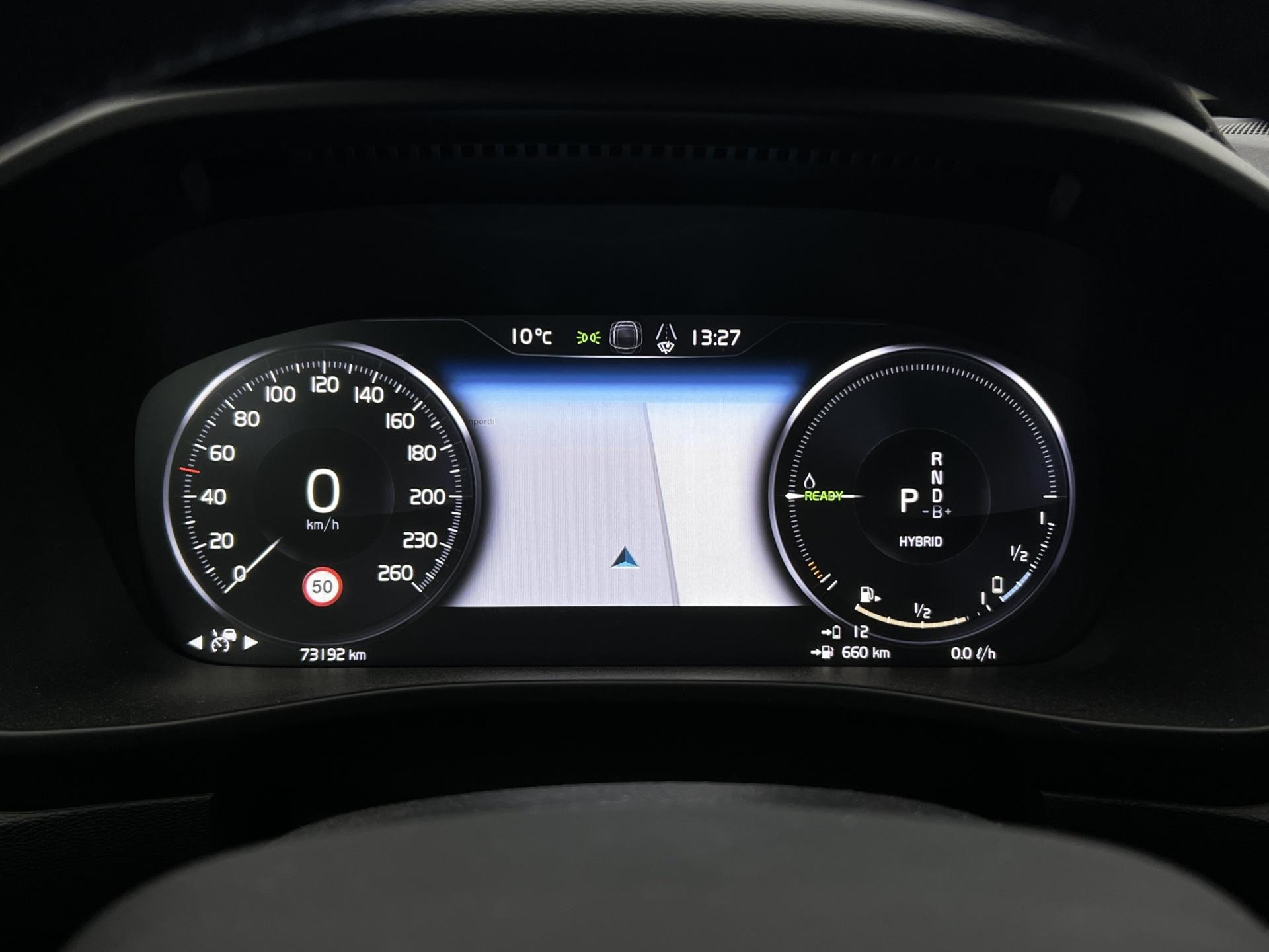 VOLVO XC40 2021