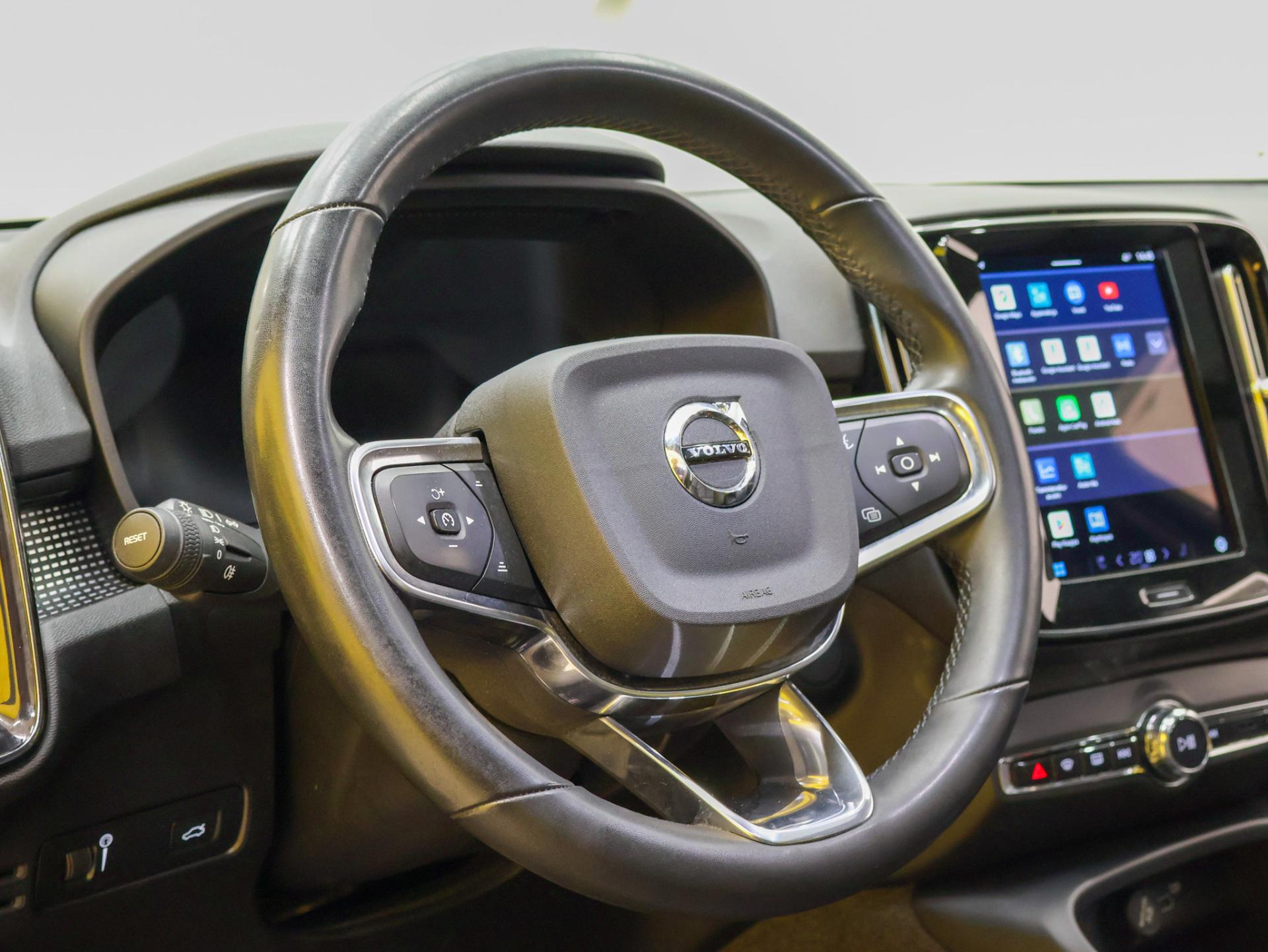 VOLVO XC40 2022