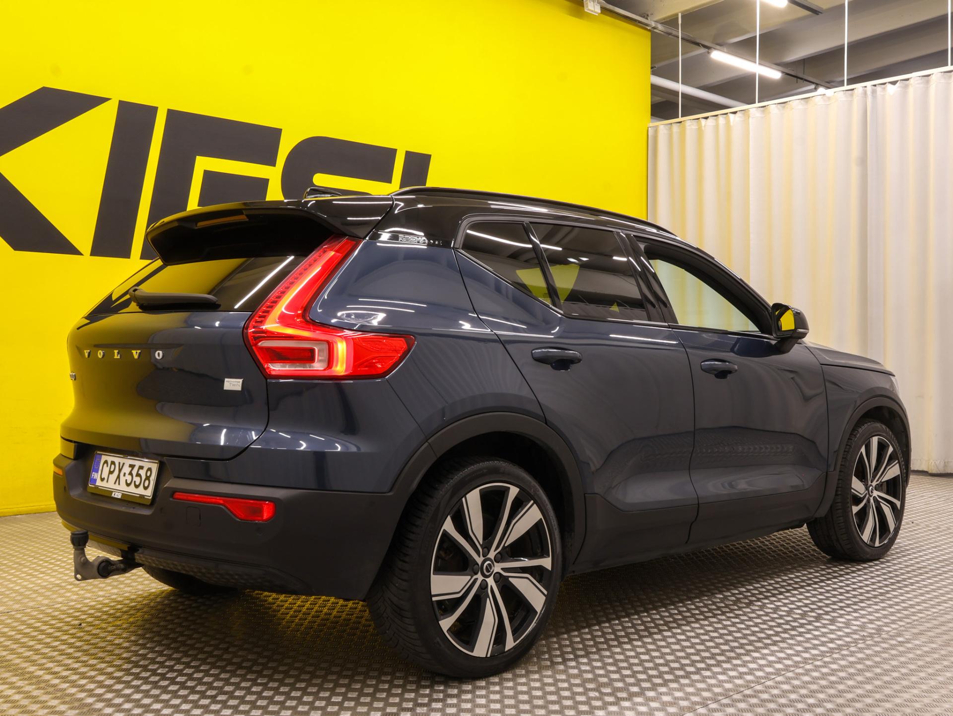 VOLVO XC40 2022