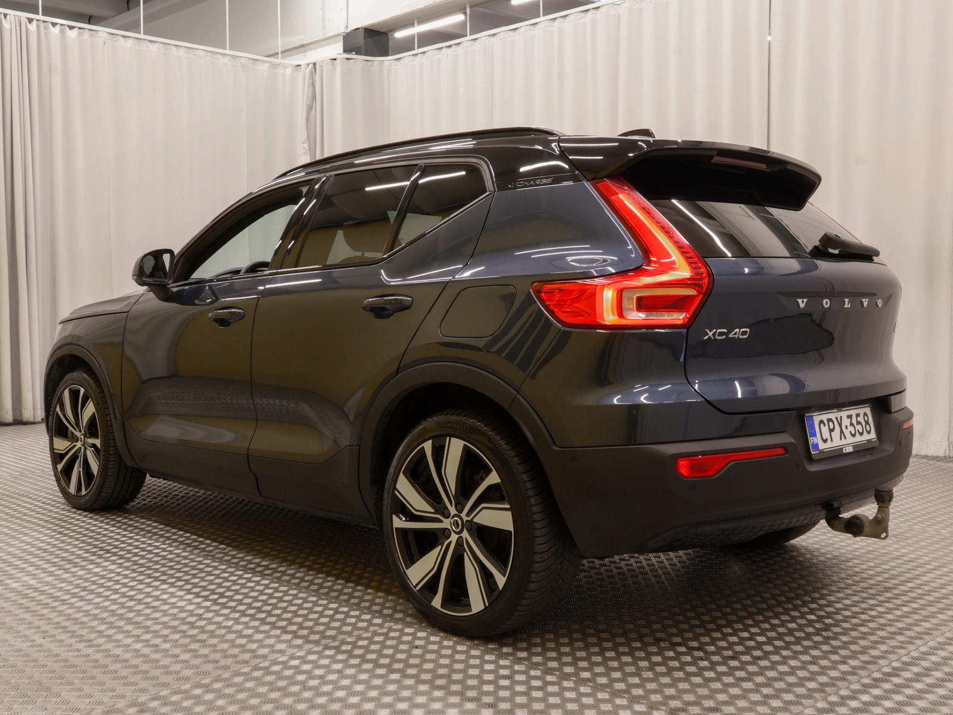 VOLVO XC40 2022