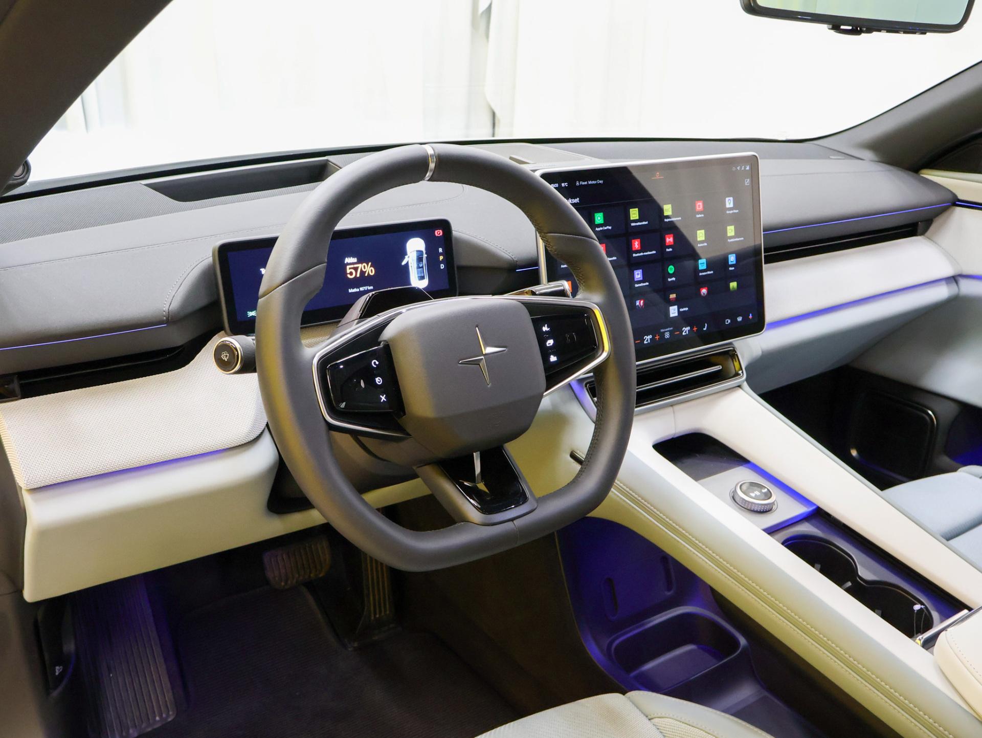 POLESTAR 4 2025