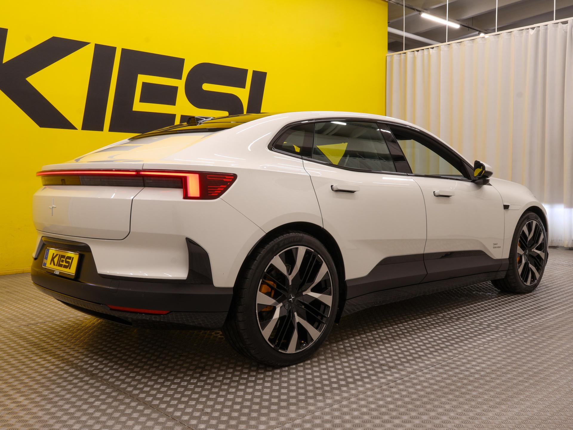 POLESTAR 4 2025
