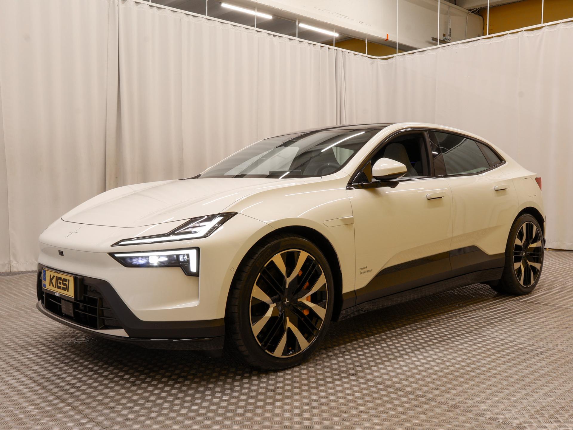 POLESTAR 4 2025
