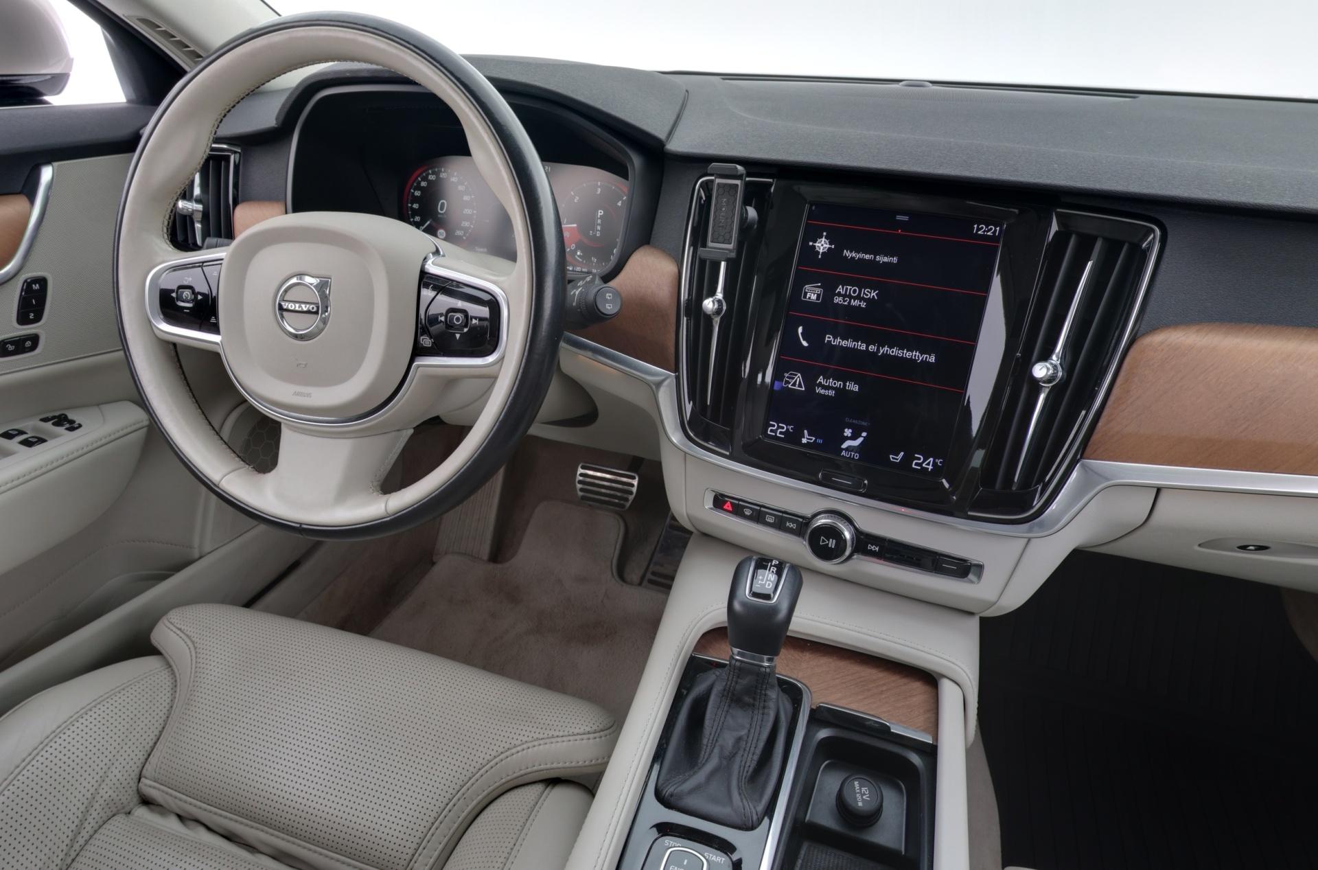 VOLVO V90 2016
