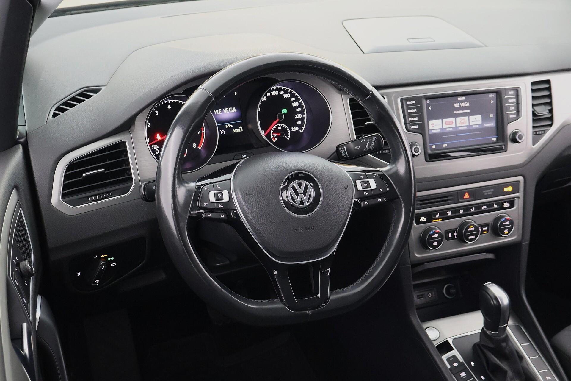 VOLKSWAGEN Golf Sportsvan 2016
