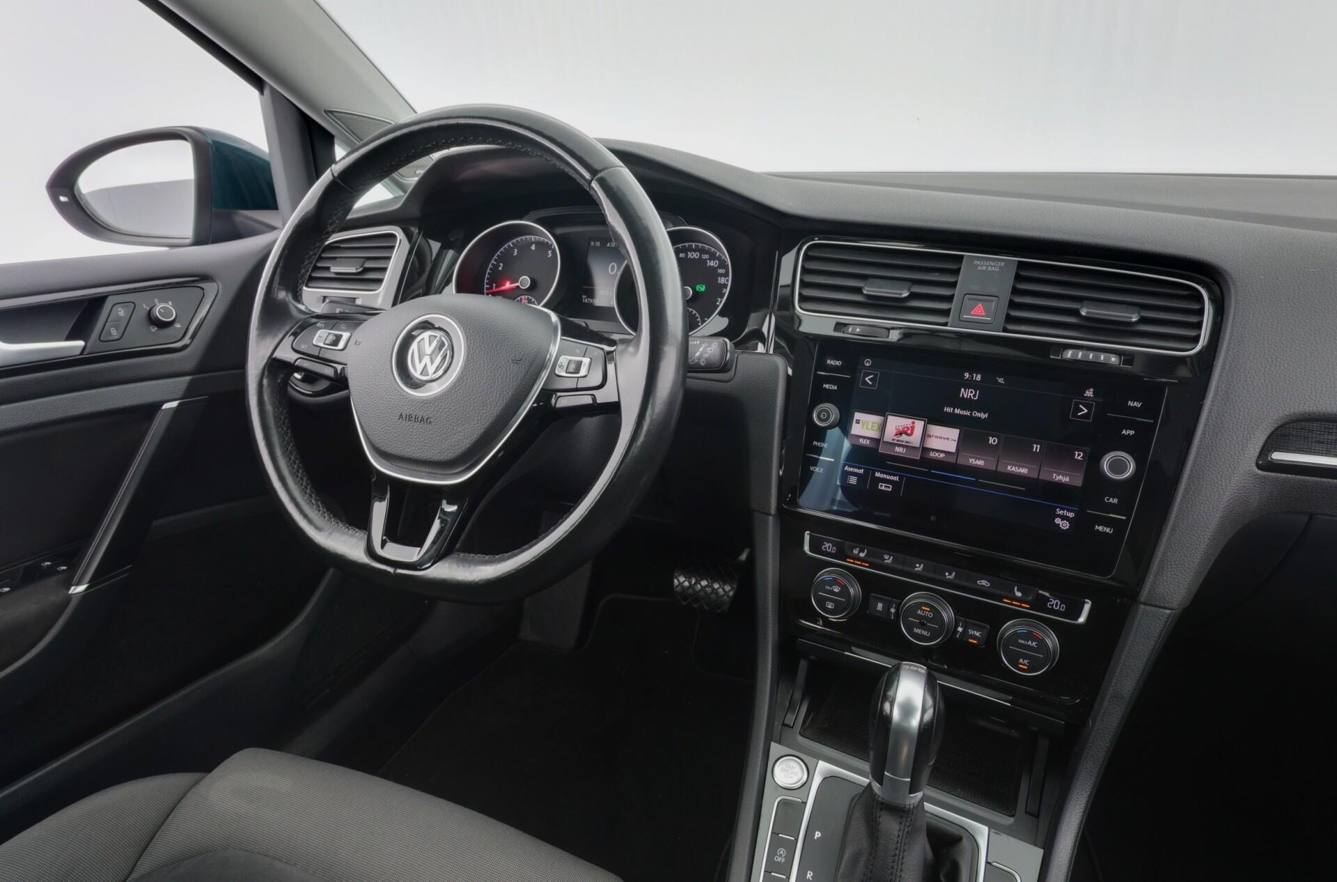 VOLKSWAGEN Golf 2017