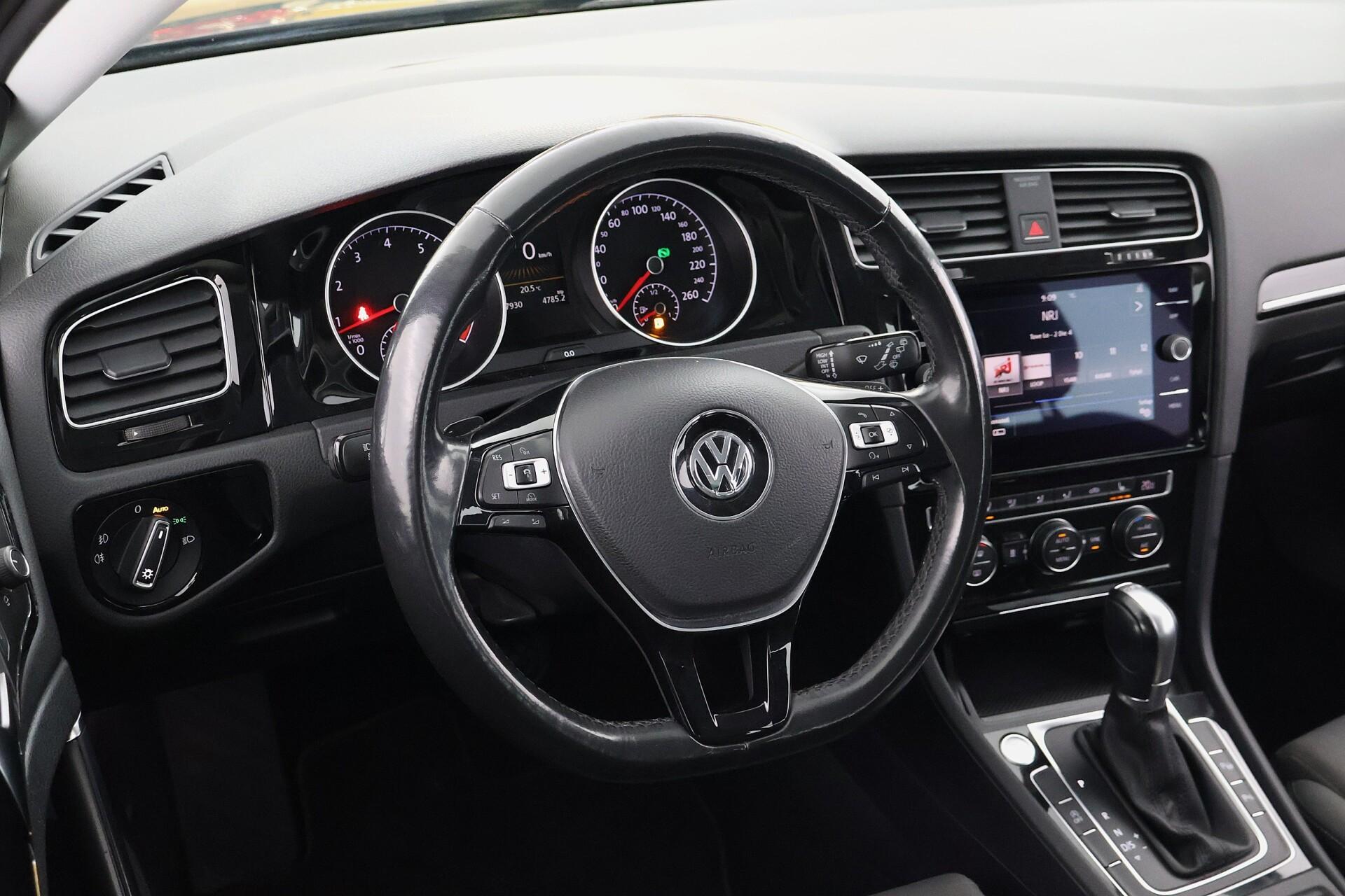 VOLKSWAGEN Golf 2017