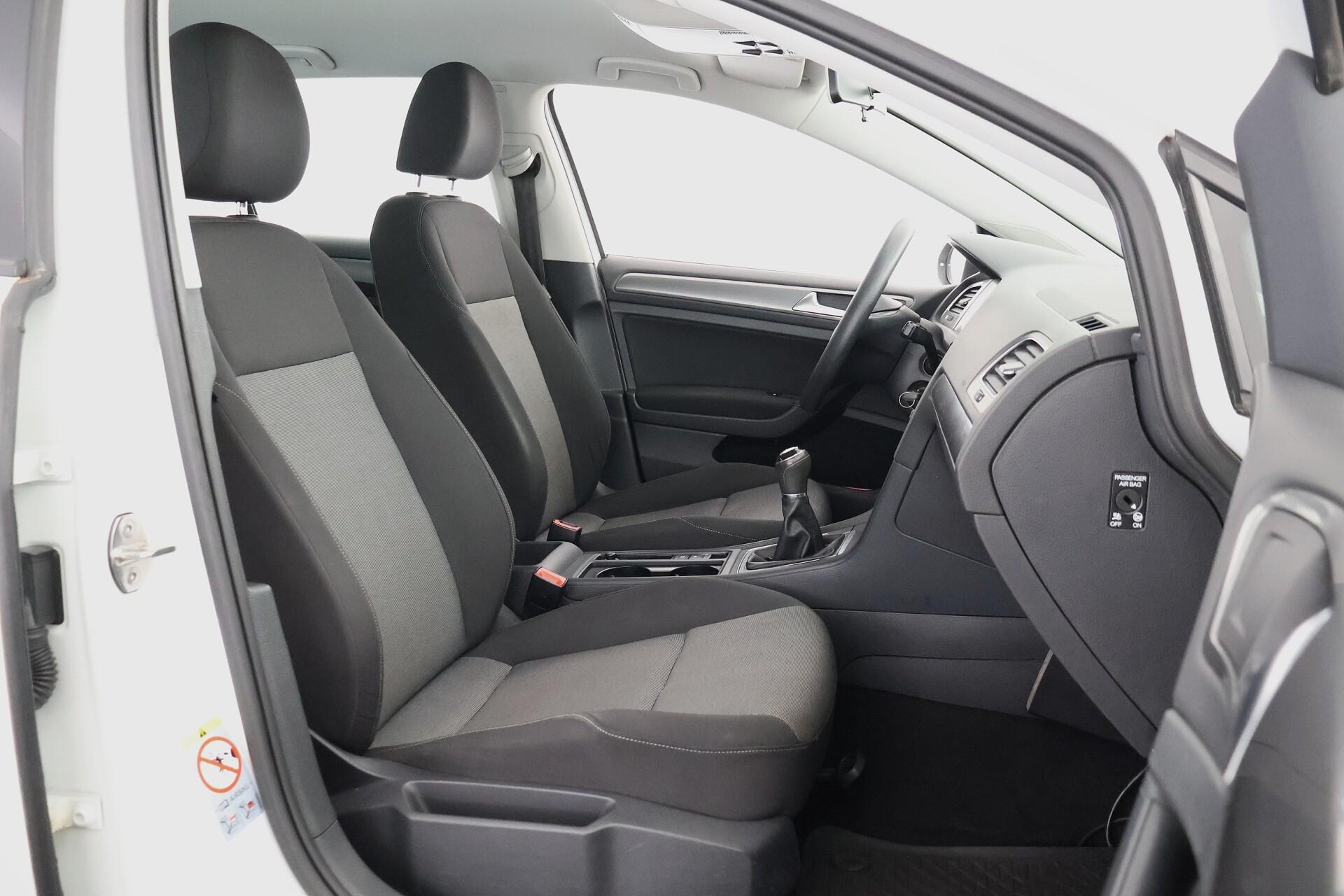 VOLKSWAGEN Golf 2013