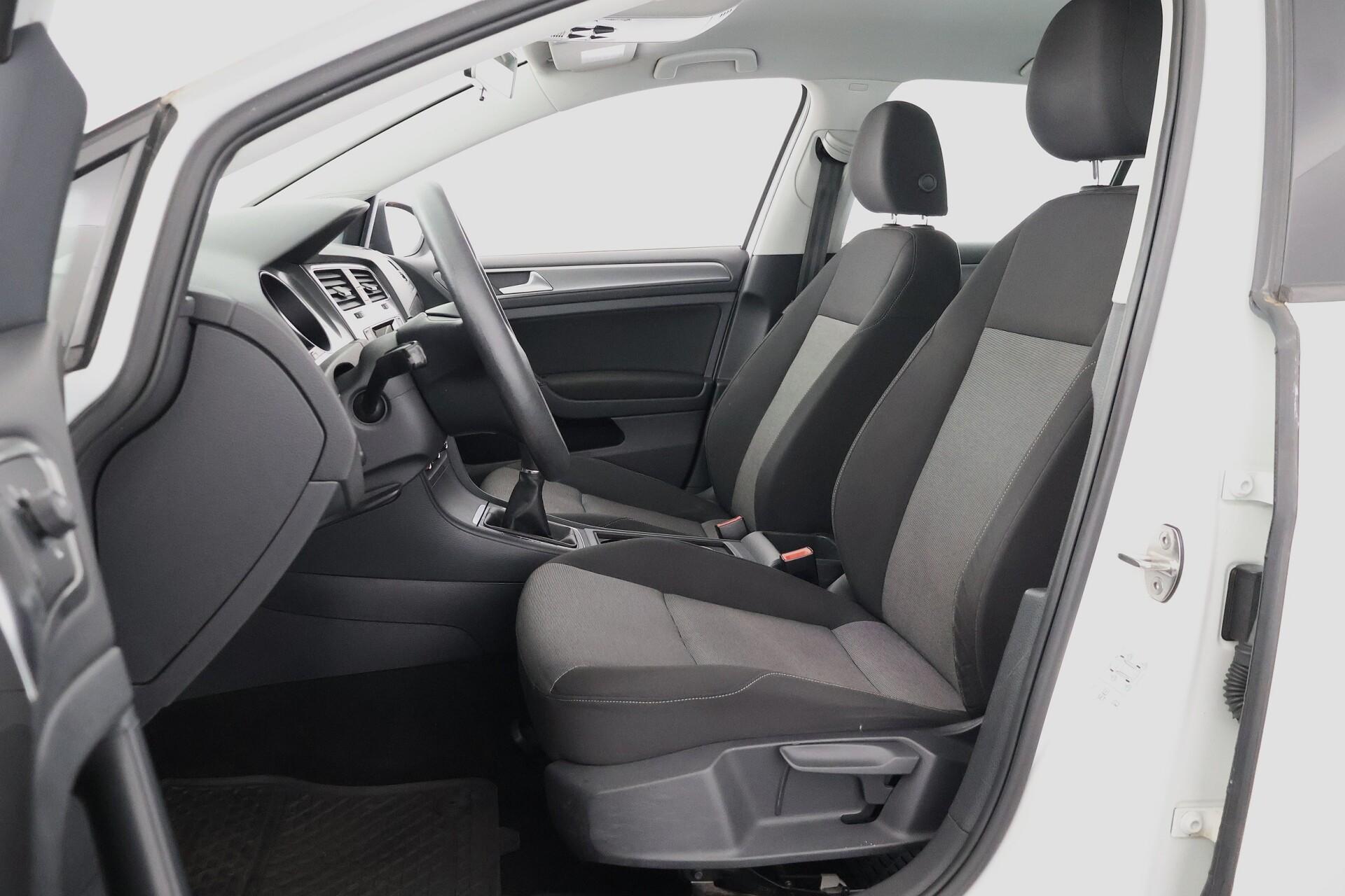 VOLKSWAGEN Golf 2013