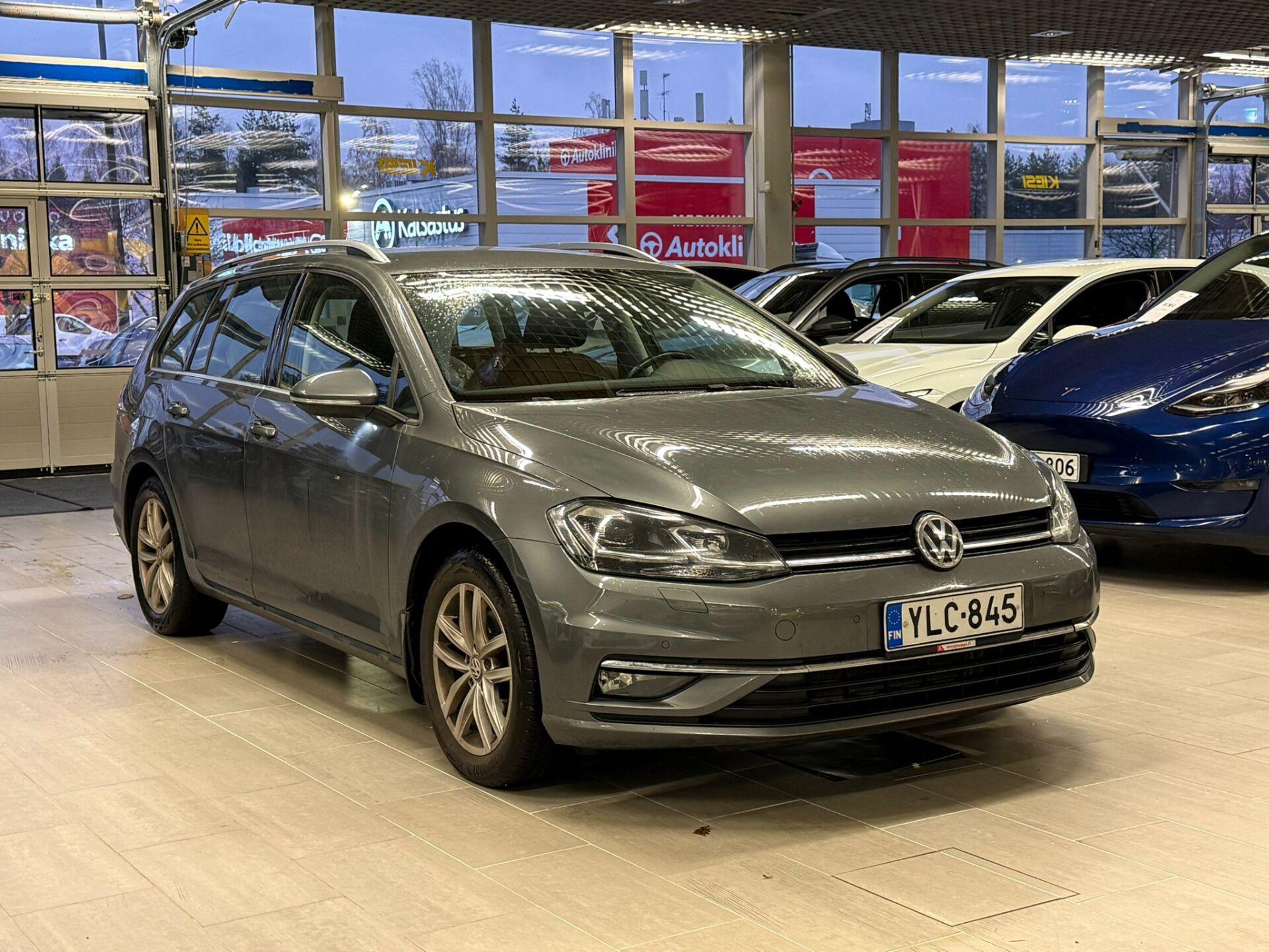 VOLKSWAGEN Golf 2019