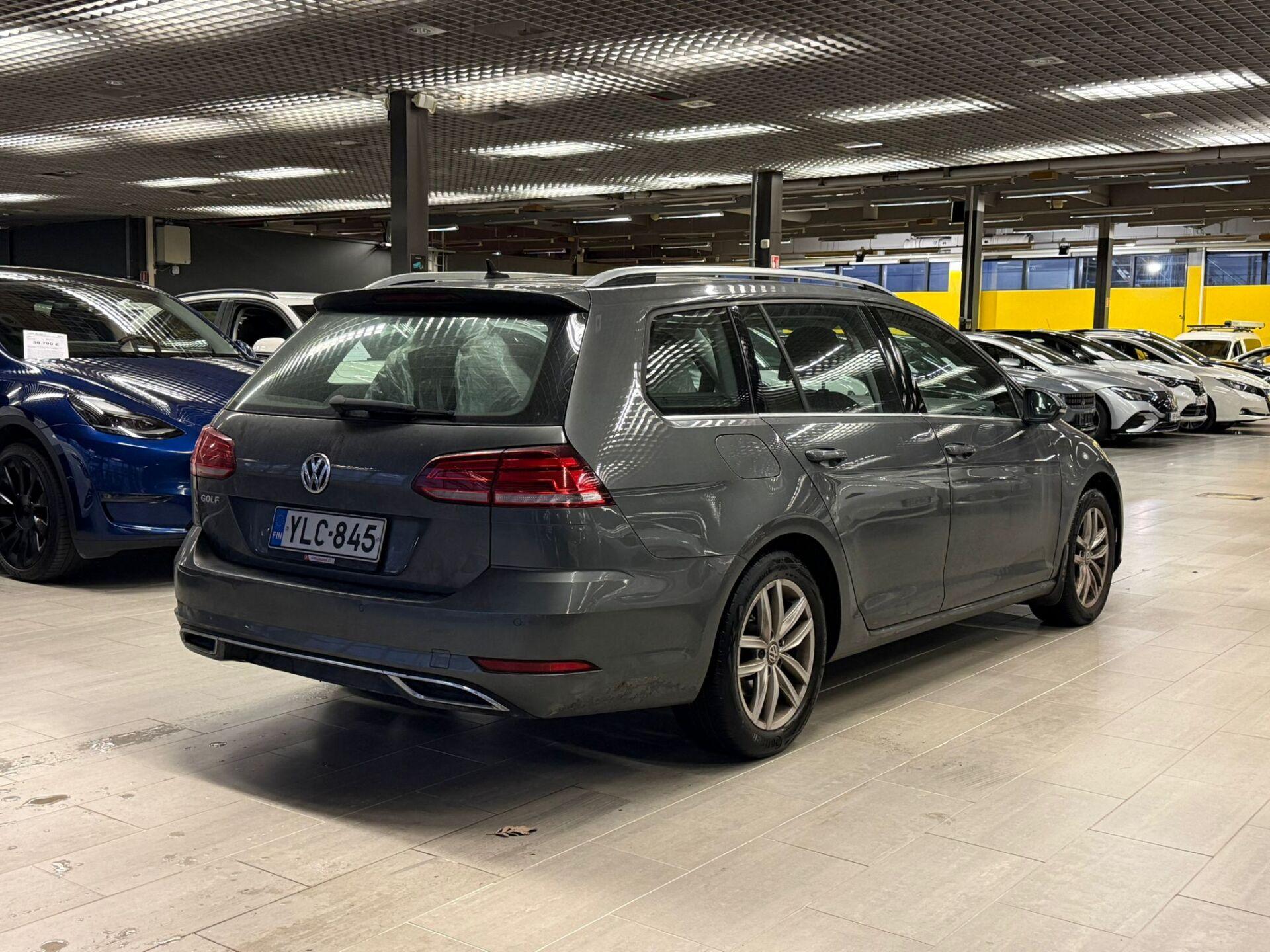 VOLKSWAGEN Golf 2019