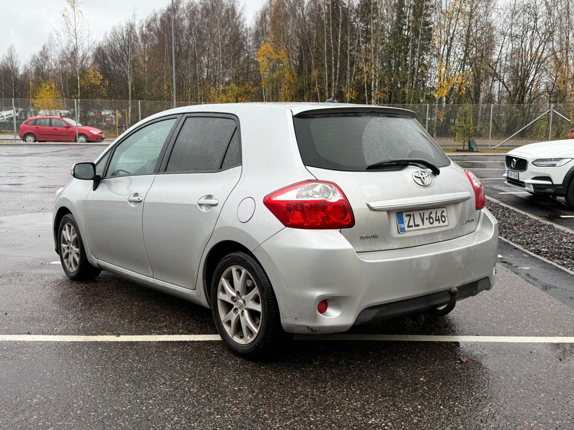 TOYOTA Auris 2012