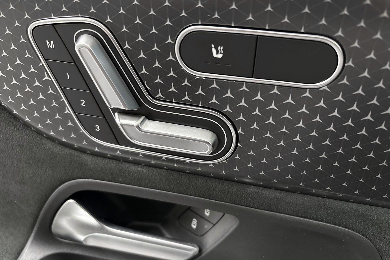 Mercedes-Benz EQB 2025