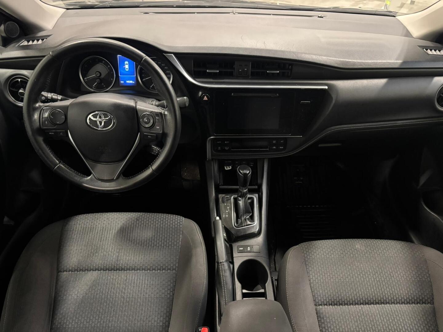 TOYOTA Corolla 2018