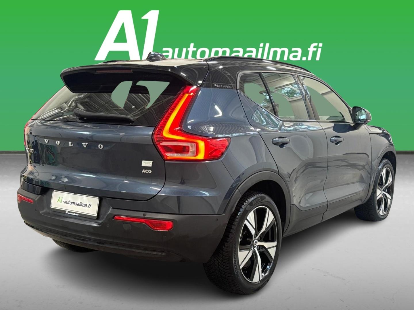 VOLVO XC40 2021