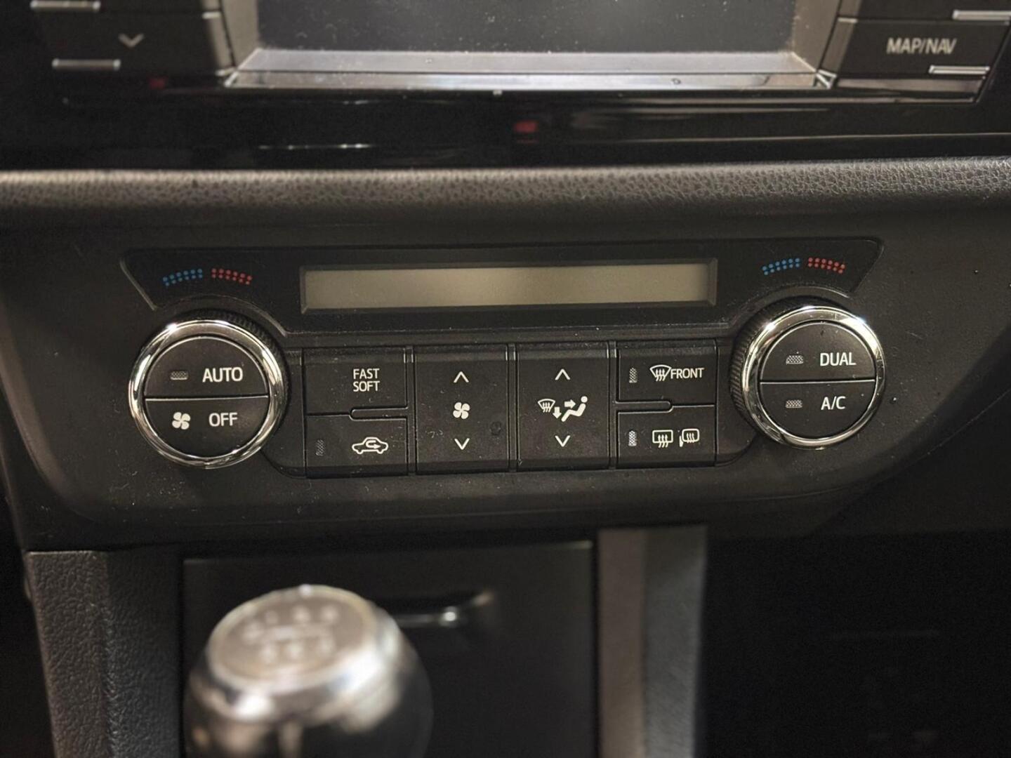 TOYOTA Corolla 2015