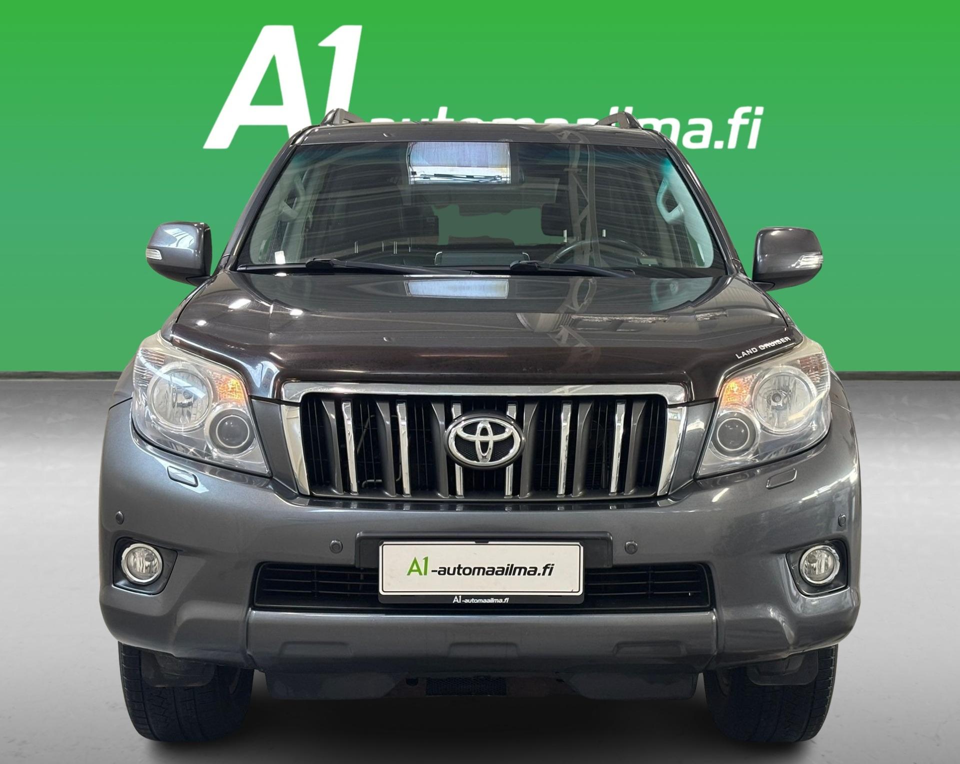 TOYOTA Land Cruiser 2012