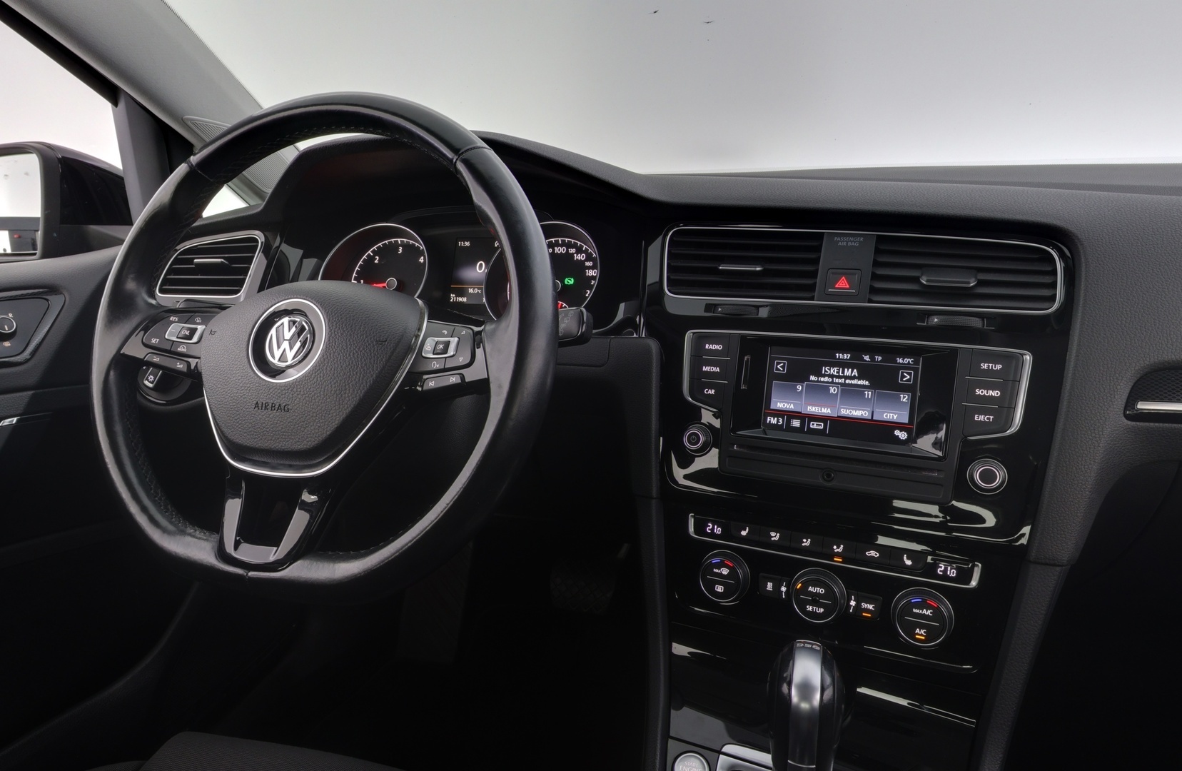 VOLKSWAGEN Golf 2013