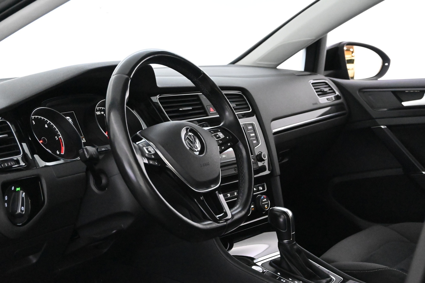 VOLKSWAGEN Golf 2013