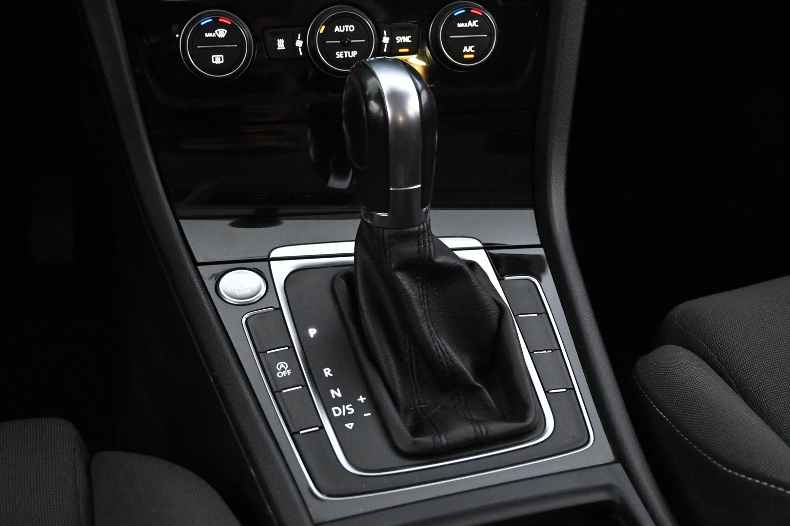 VOLKSWAGEN Golf 2013
