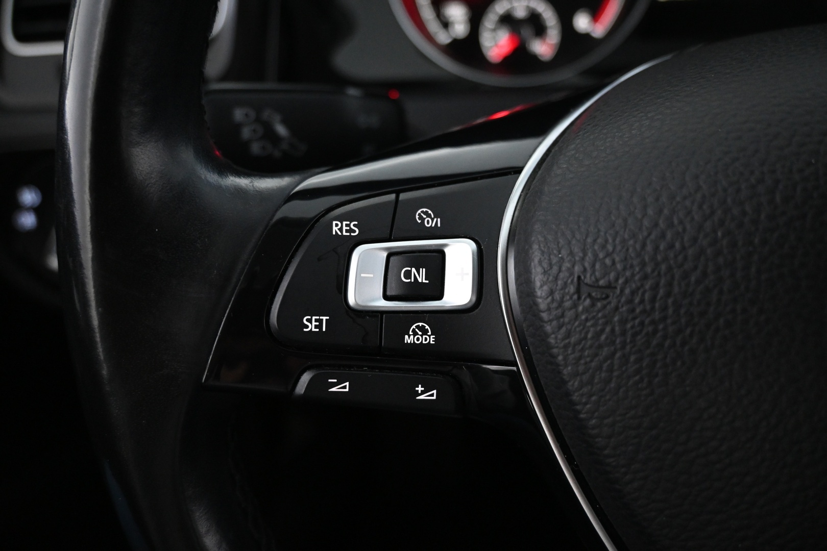 VOLKSWAGEN Golf 2013