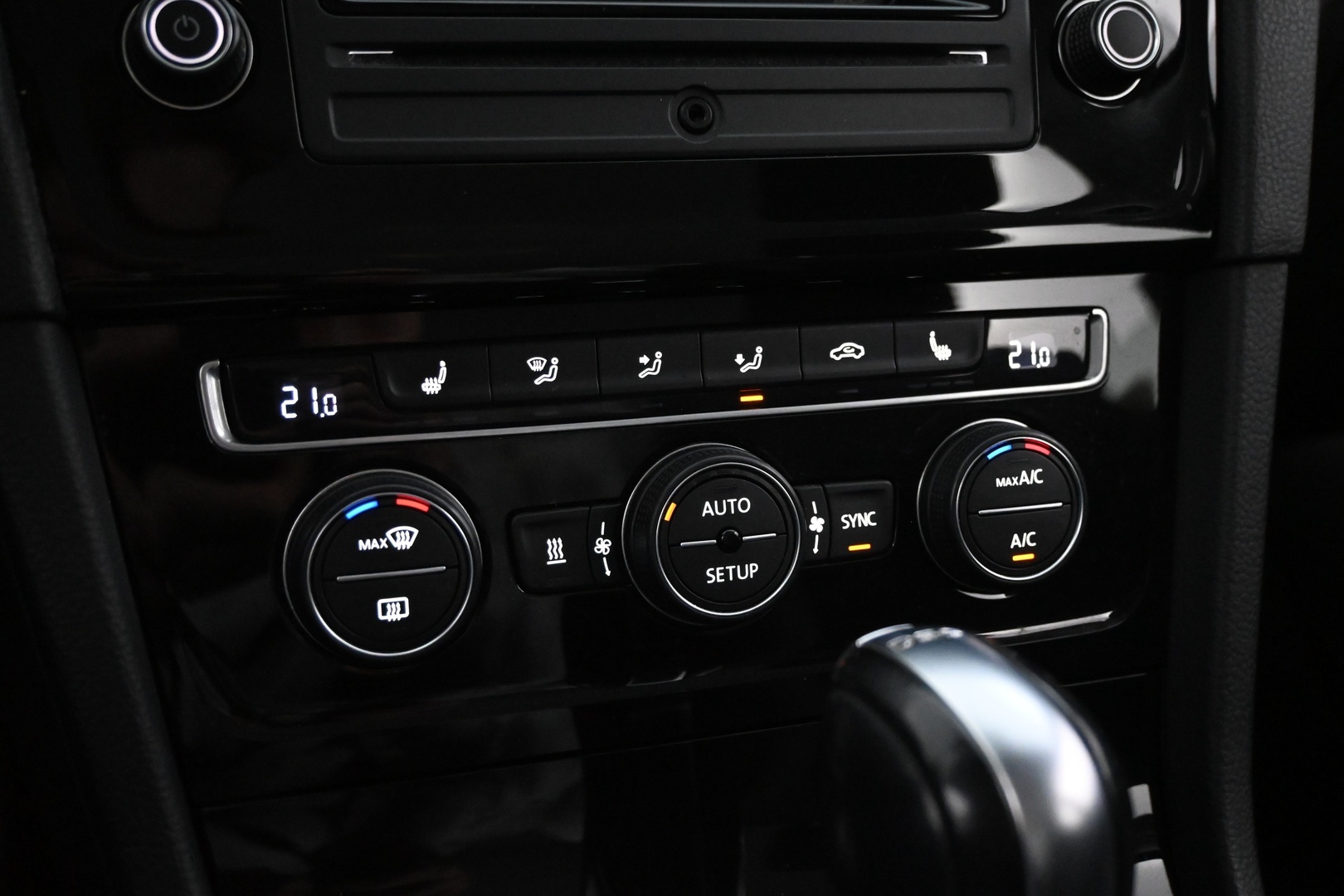 VOLKSWAGEN Golf 2013