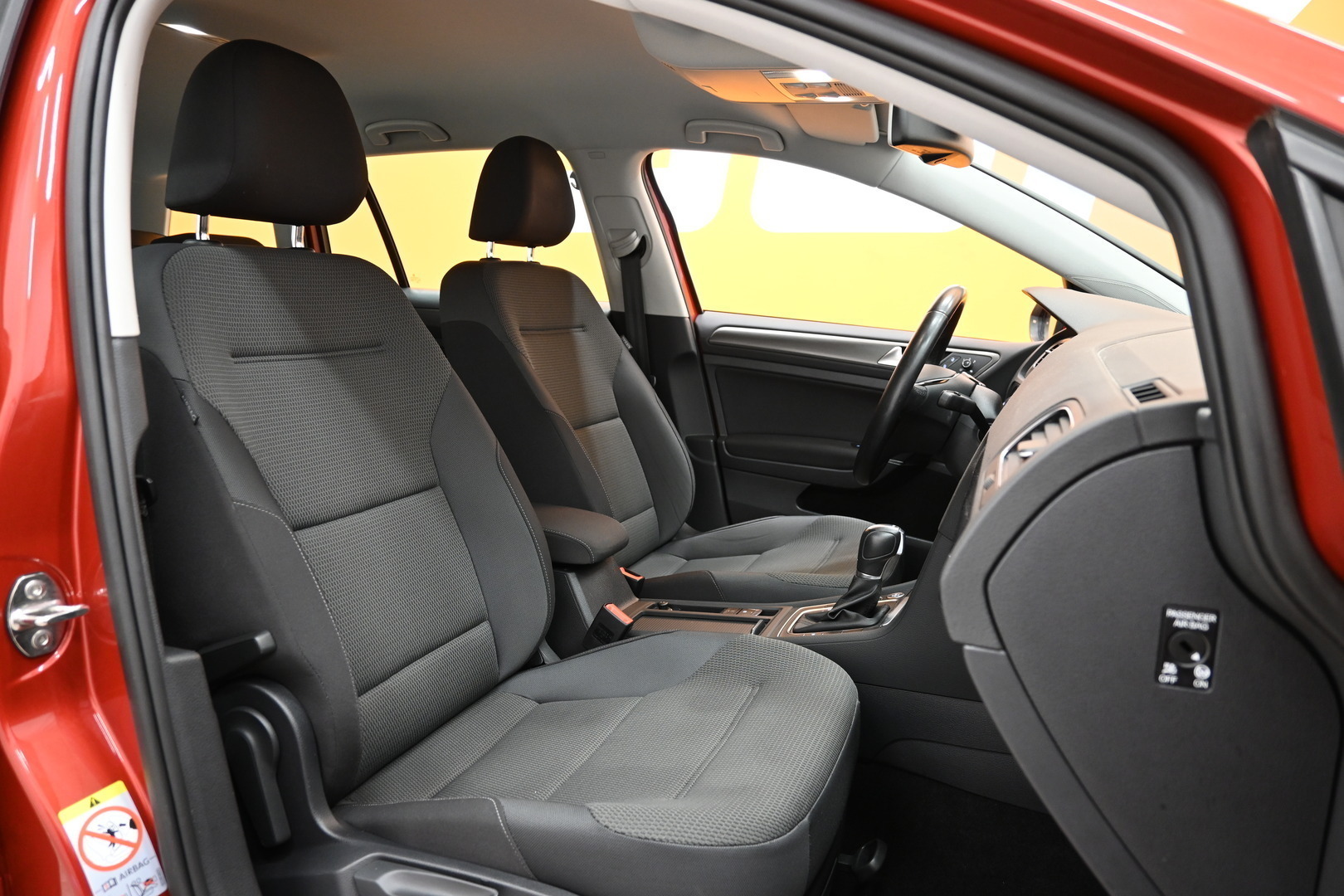 VOLKSWAGEN Golf 2014