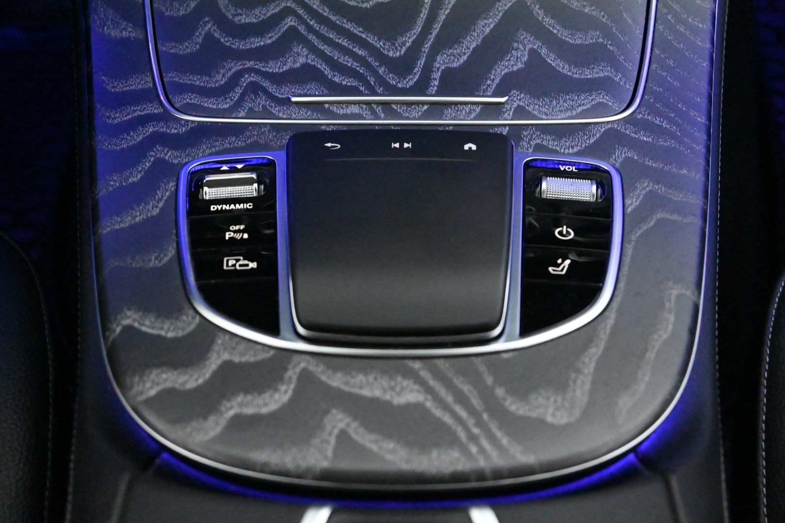 MERCEDES-BENZ E 2021