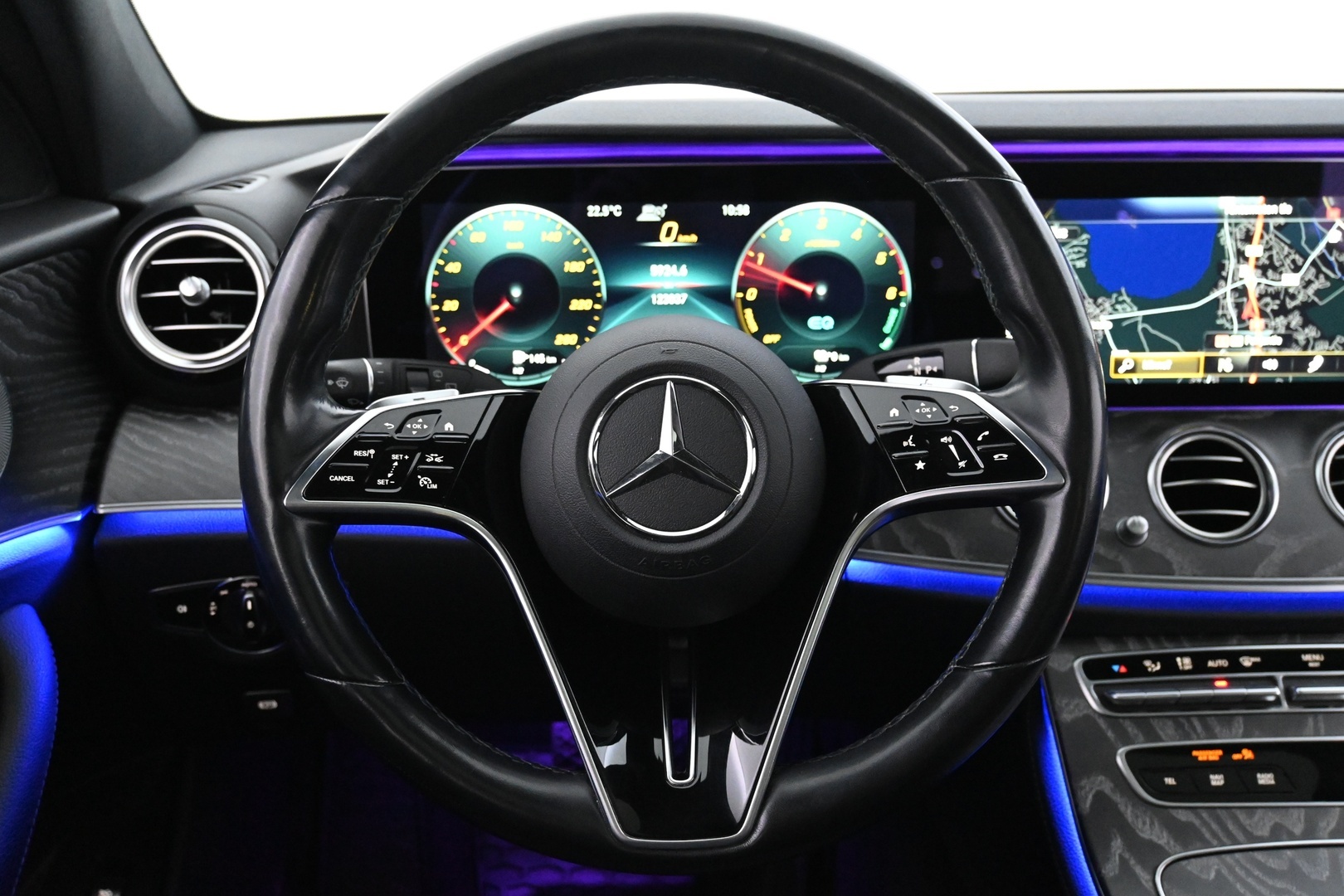 MERCEDES-BENZ E 2021