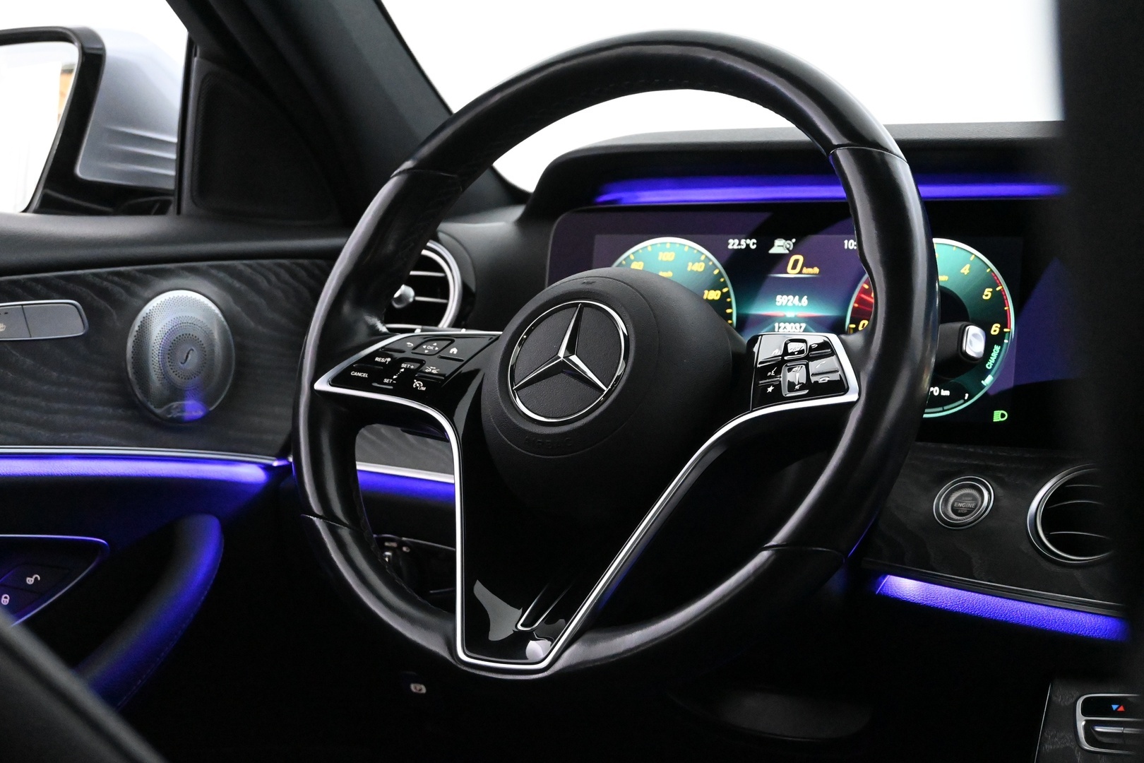 MERCEDES-BENZ E 2021