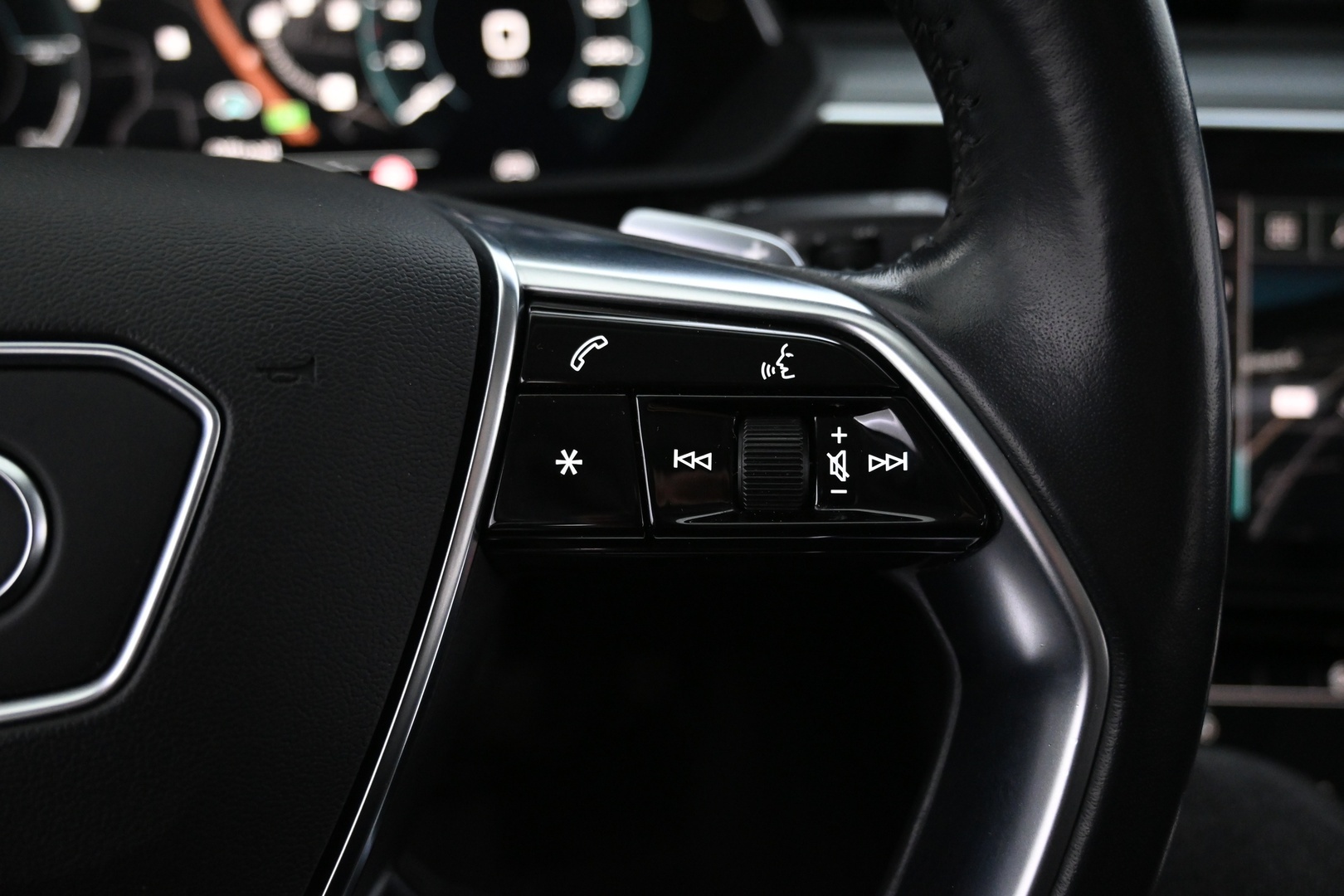 AUDI e-tron 2019