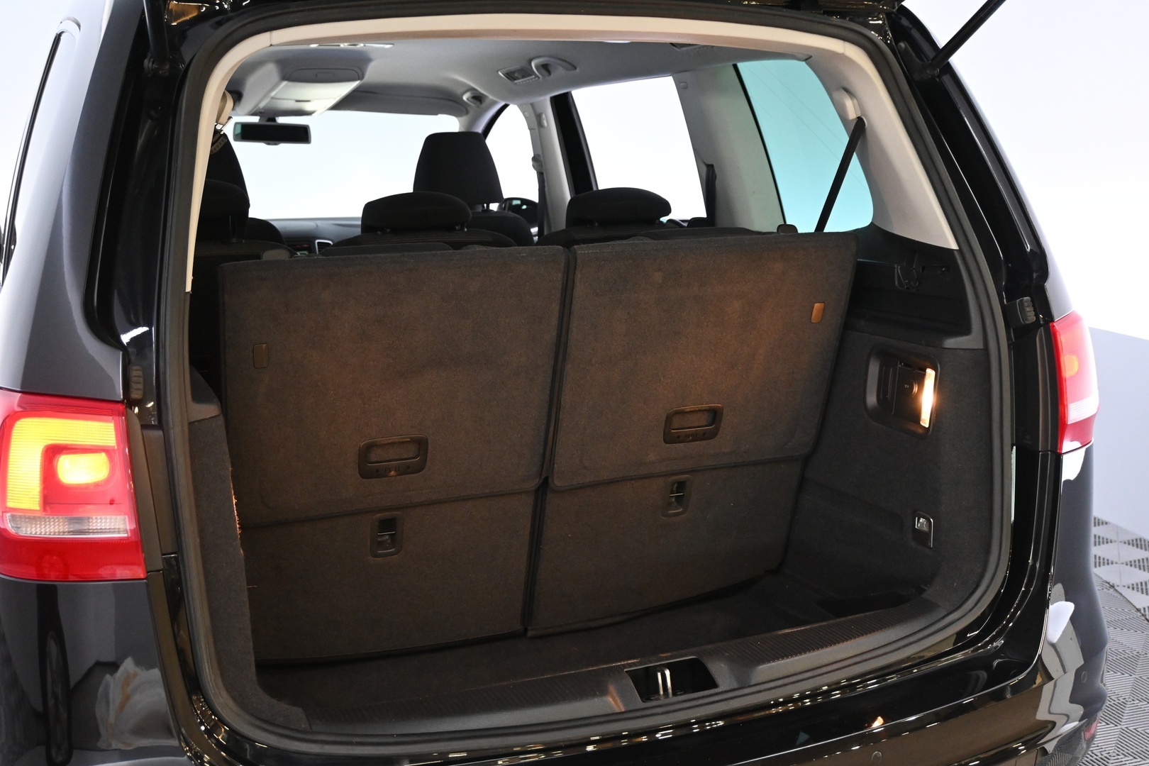 VOLKSWAGEN Sharan 2012