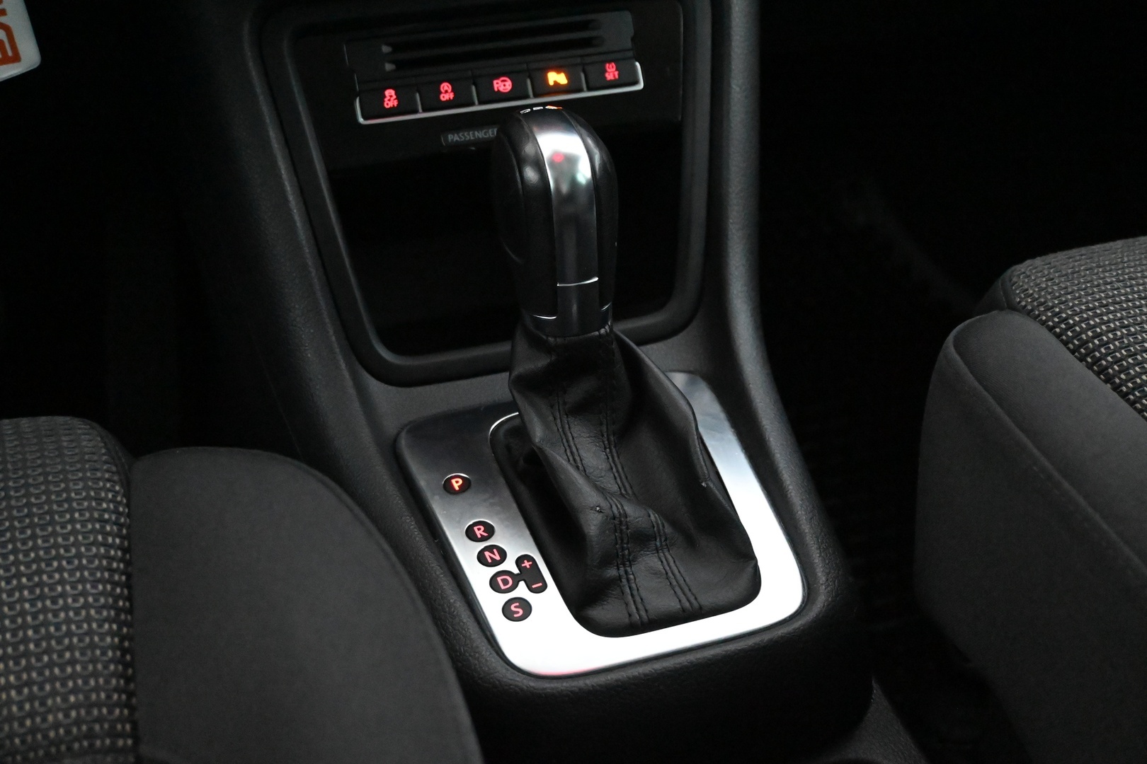 VOLKSWAGEN Sharan 2012