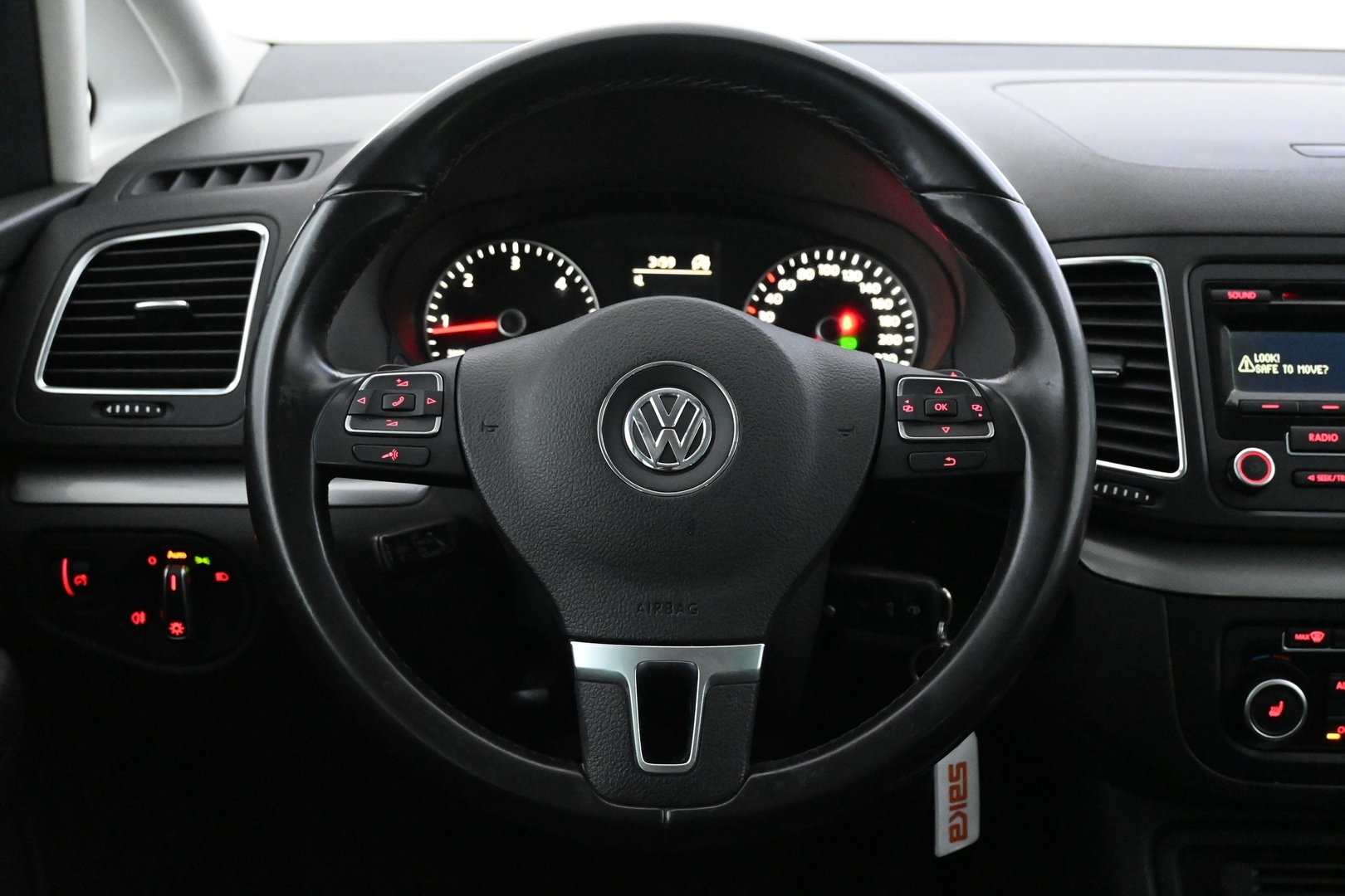 VOLKSWAGEN Sharan 2012