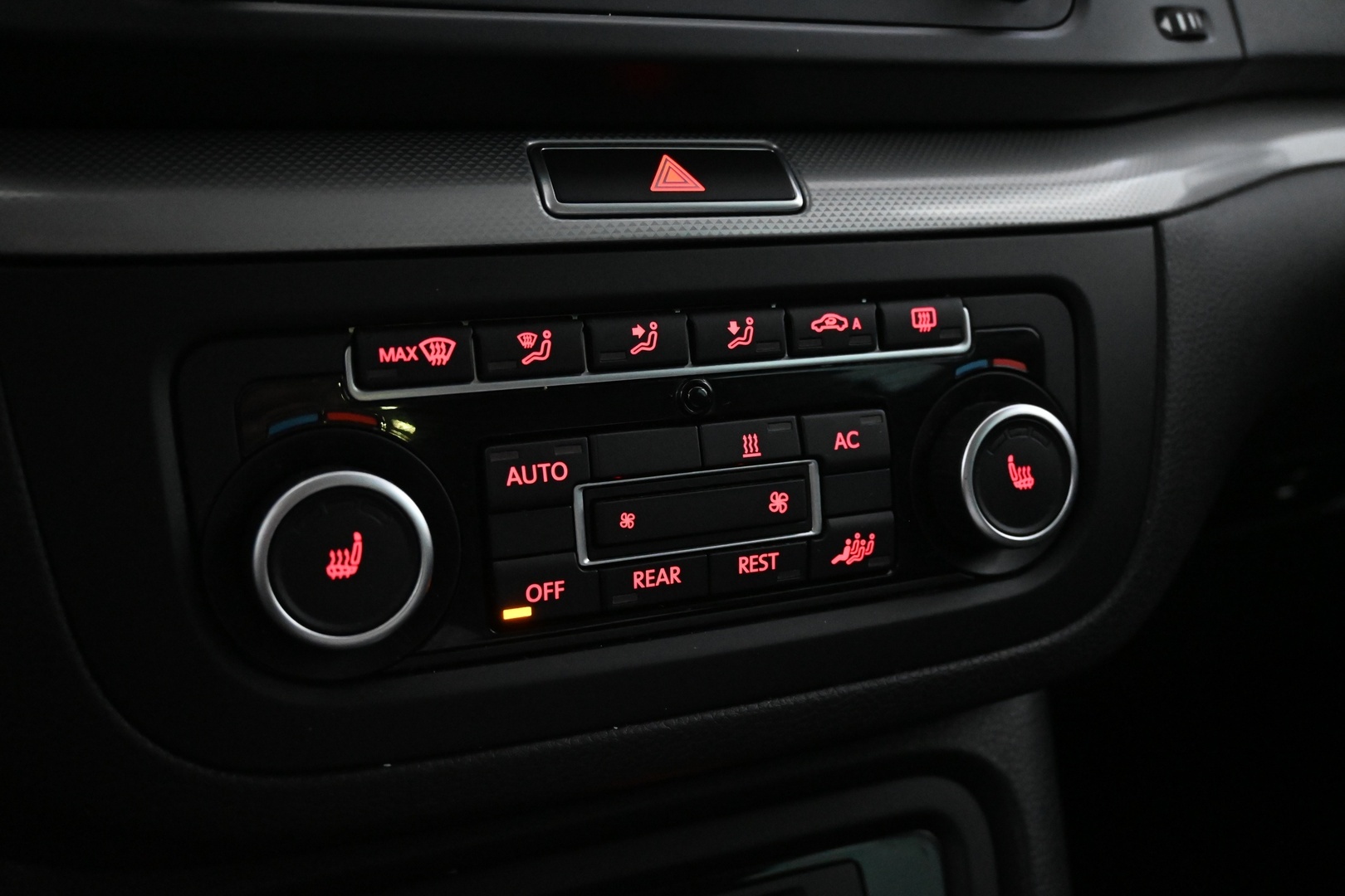 VOLKSWAGEN Sharan 2012