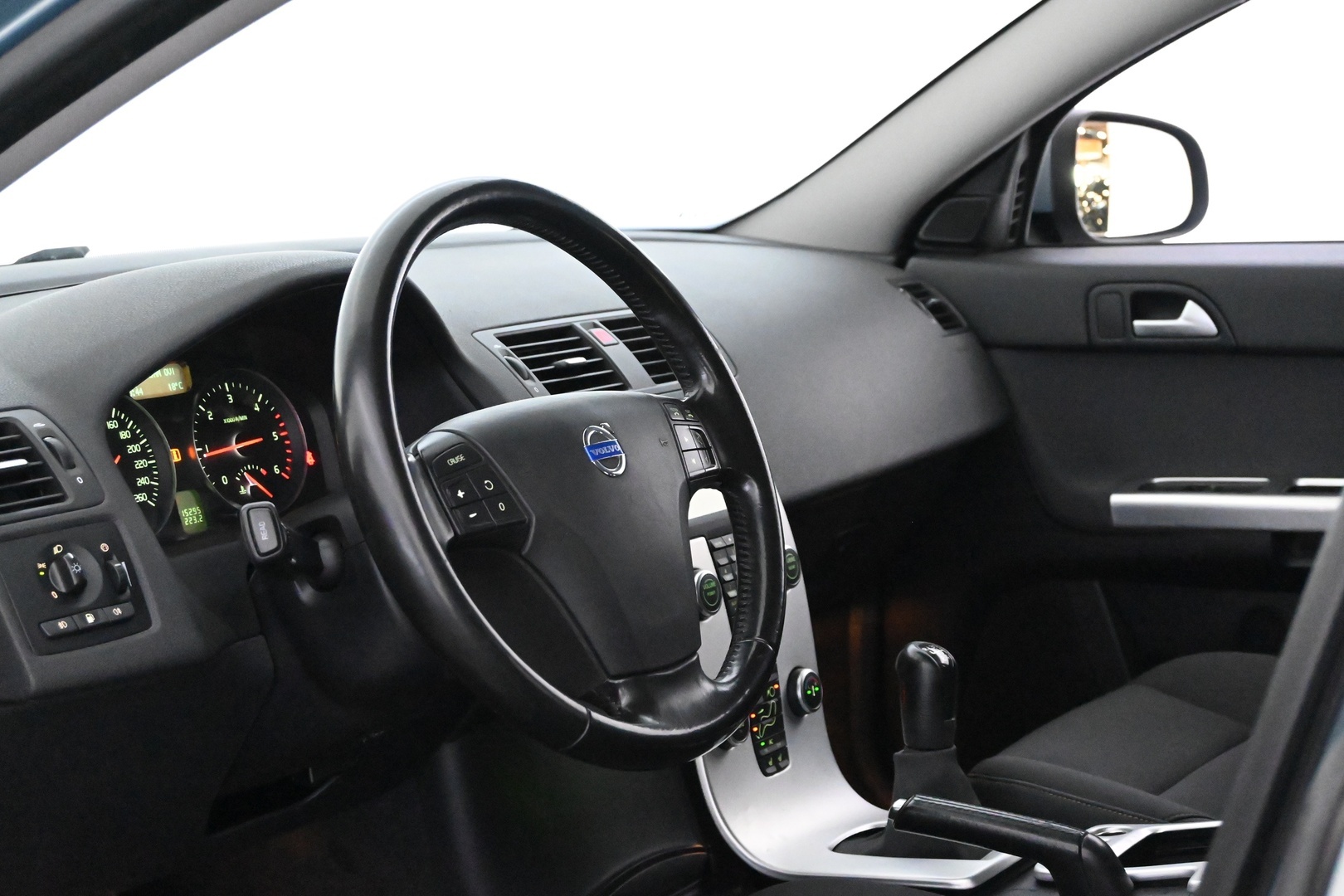 VOLVO V50 2011