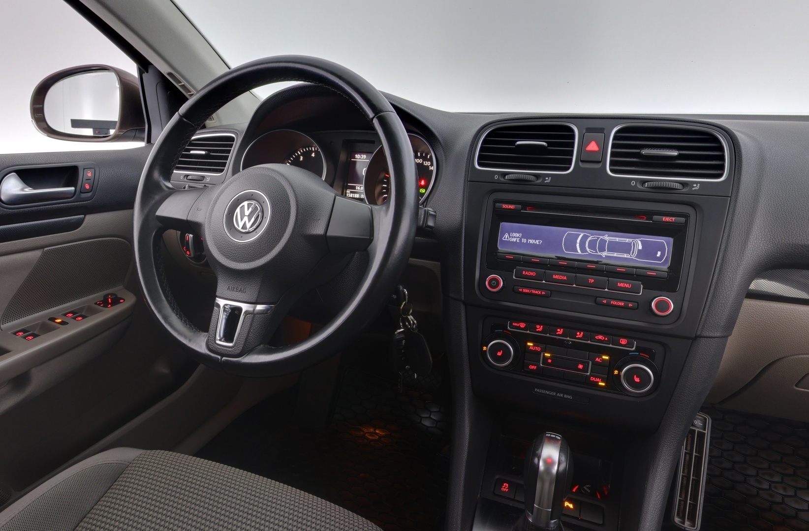 VOLKSWAGEN Golf 2012