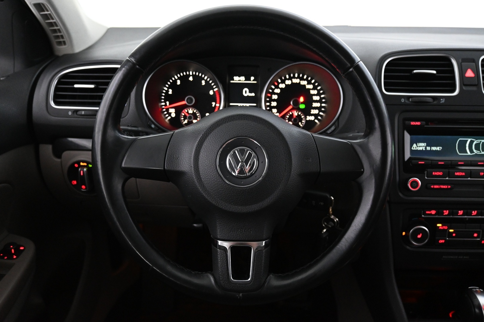 VOLKSWAGEN Golf 2012
