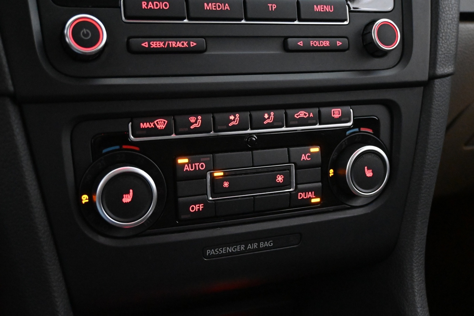 VOLKSWAGEN Golf 2012