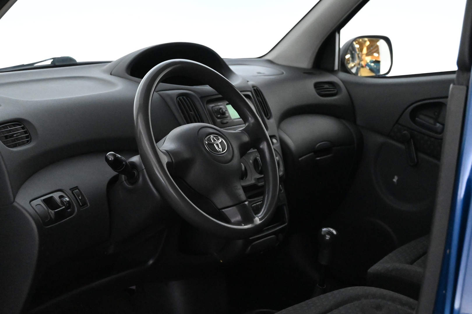 TOYOTA Yaris Verso 2005
