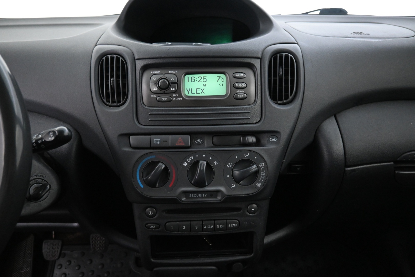 TOYOTA Yaris Verso 2005