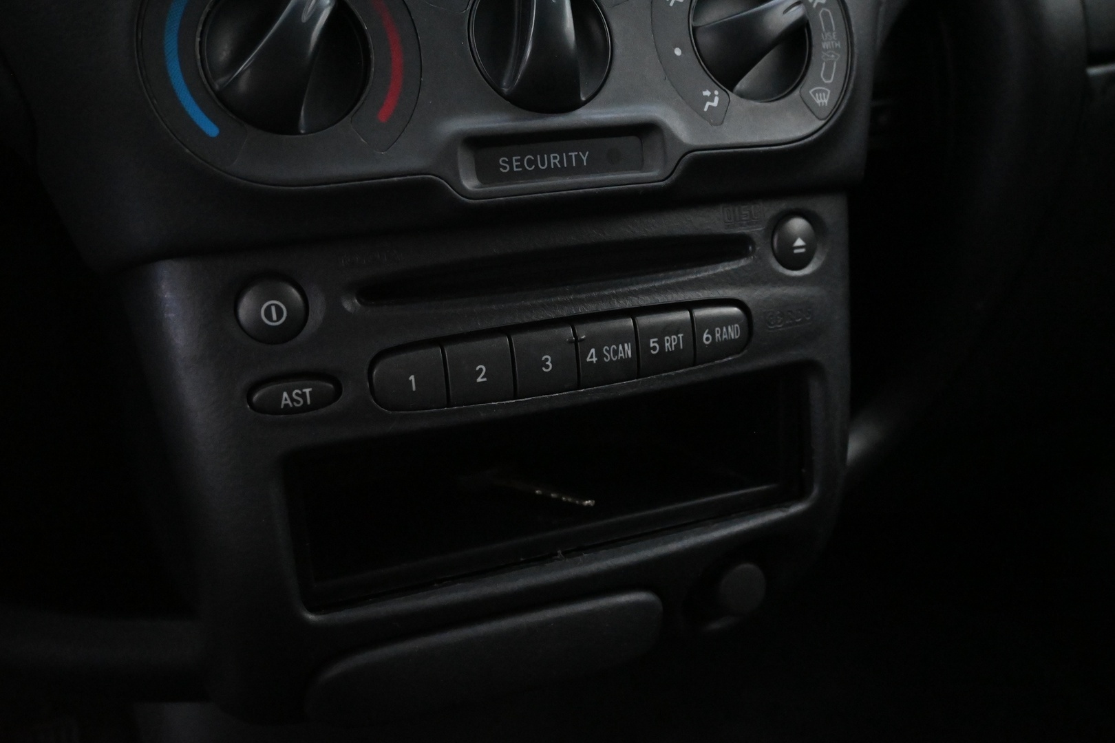 TOYOTA Yaris Verso 2005