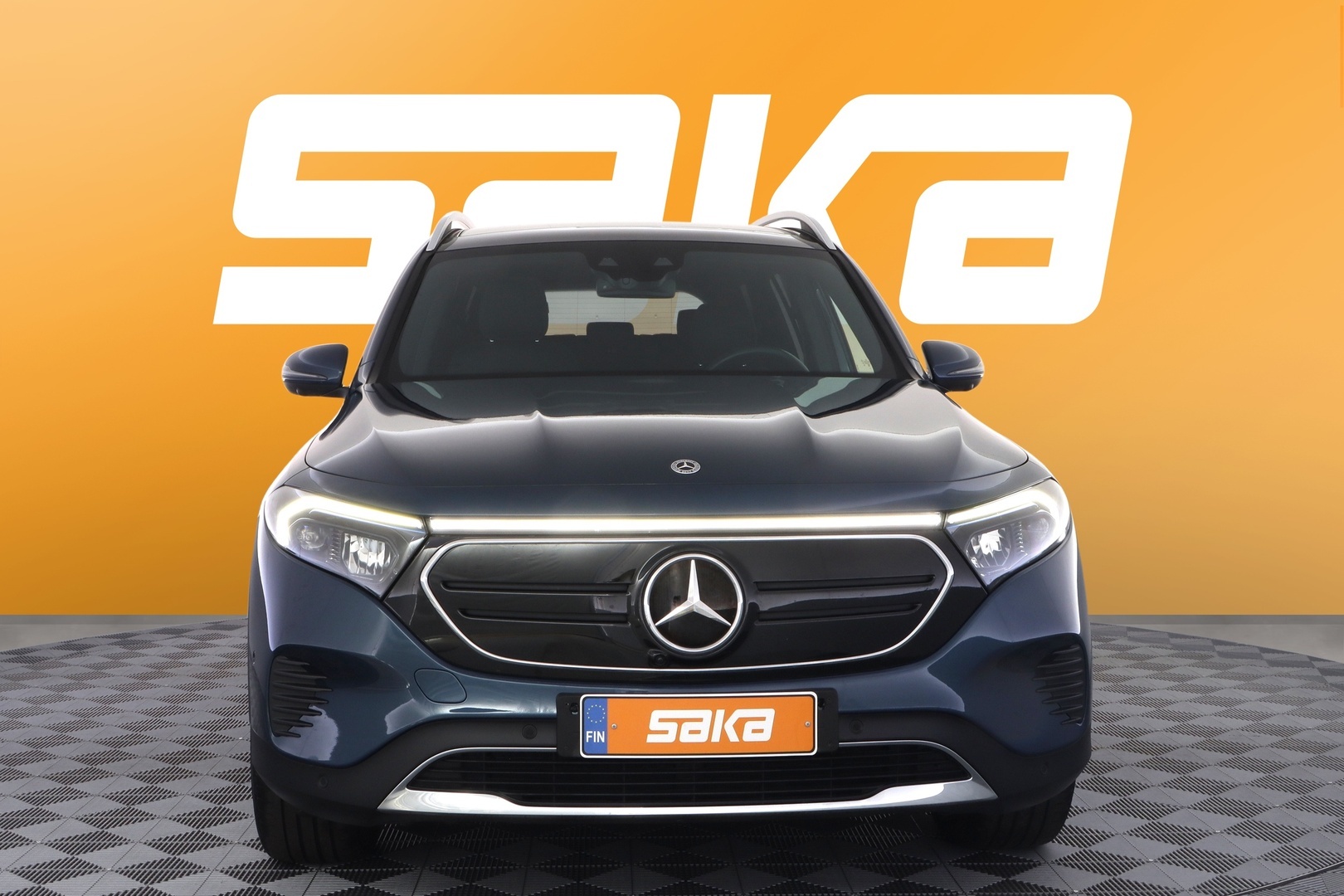 MERCEDES-BENZ EQB 2022