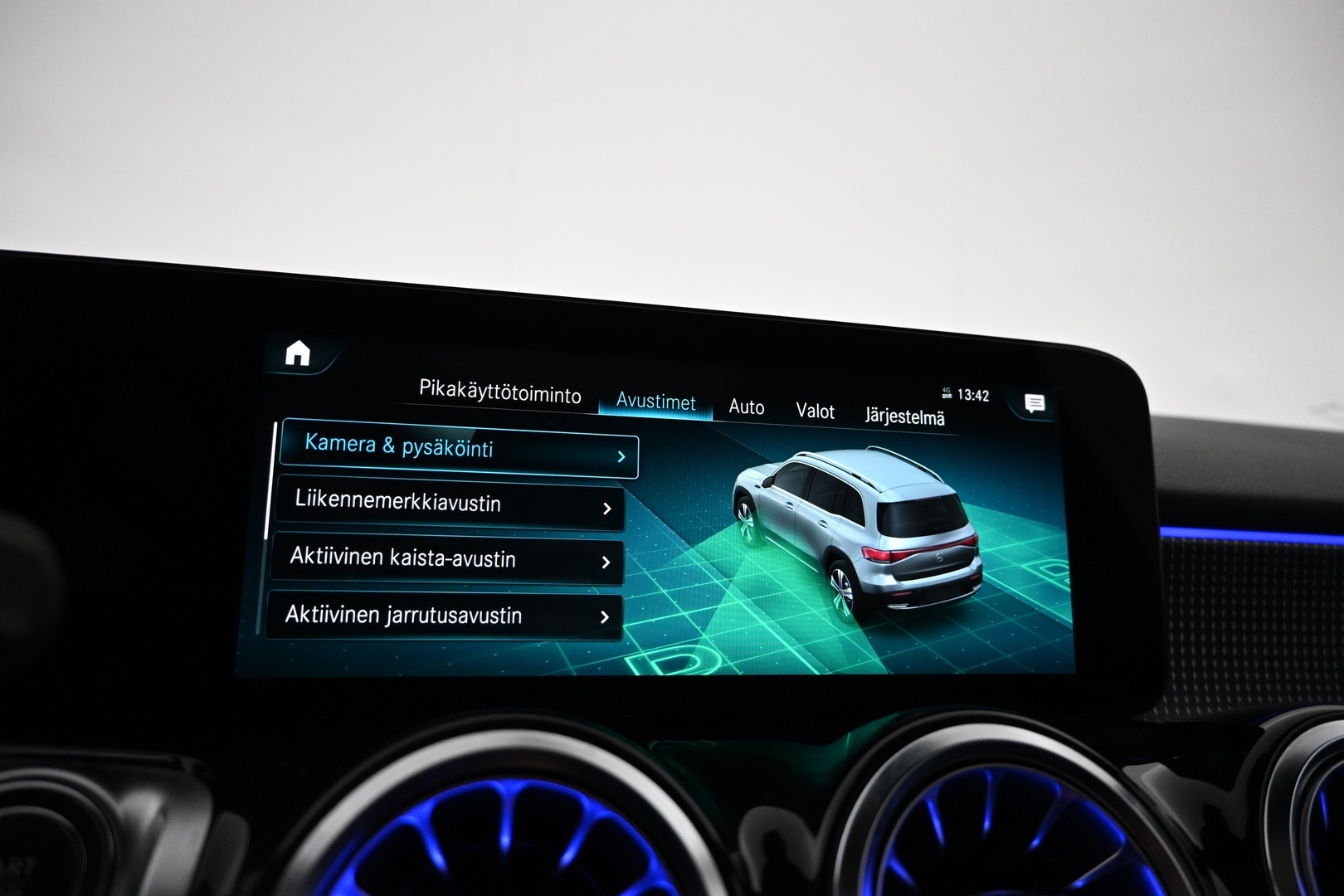 MERCEDES-BENZ EQB 2022