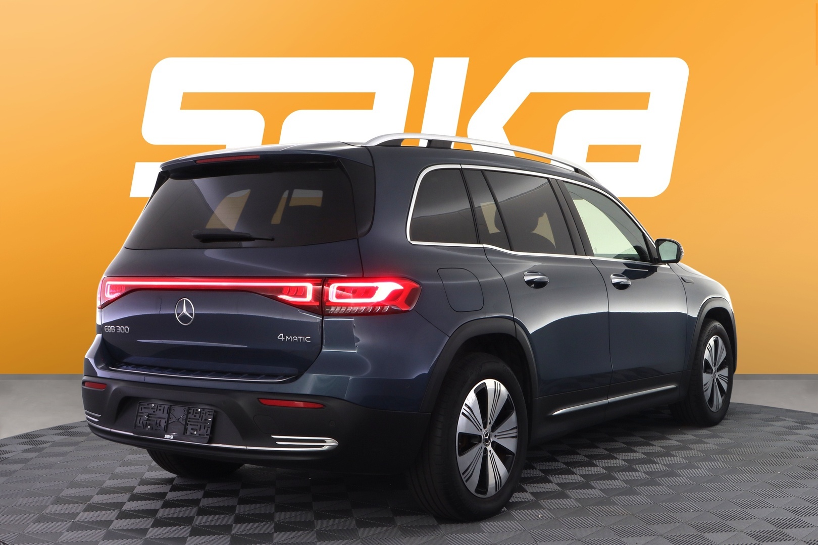 MERCEDES-BENZ EQB 2022