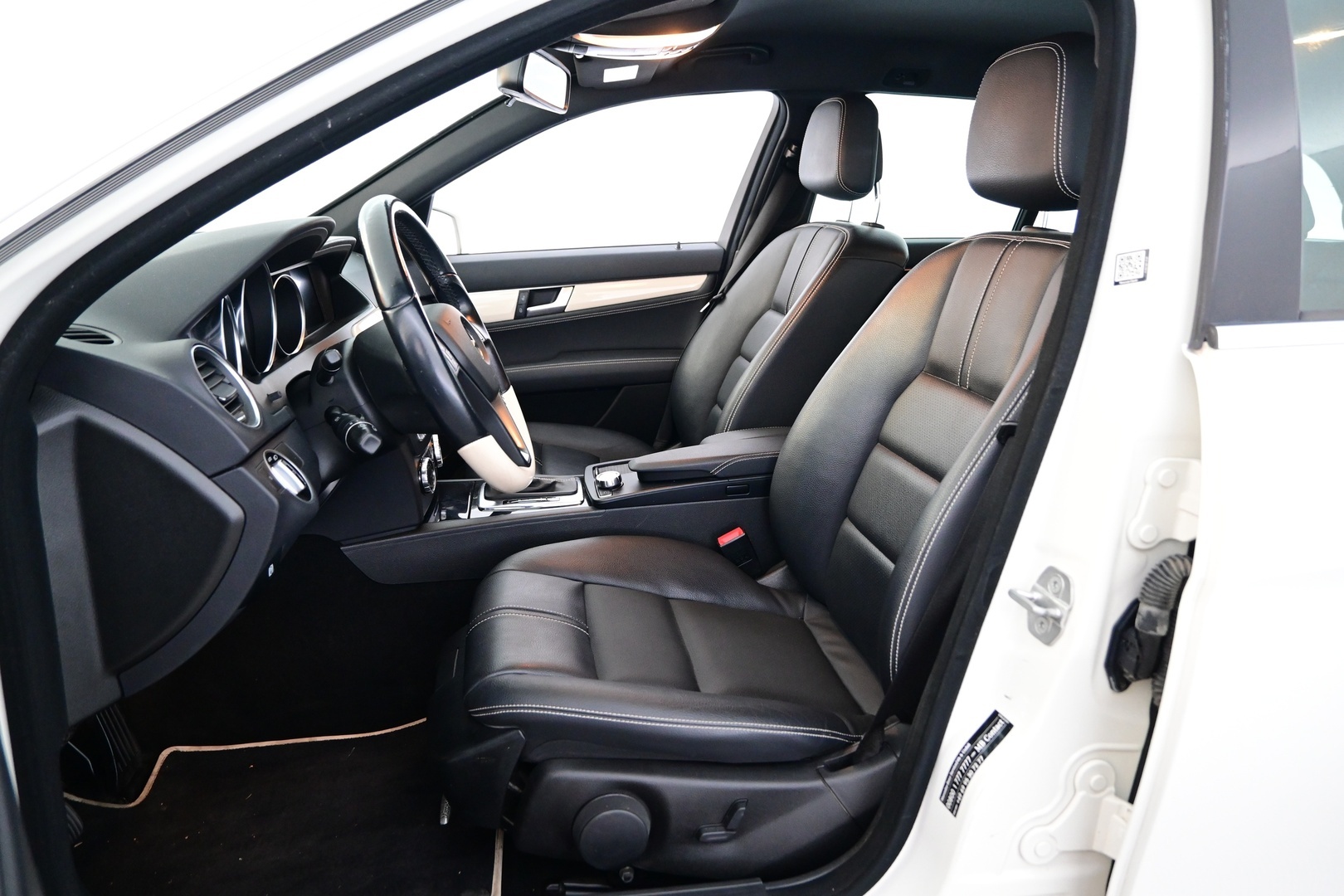 MERCEDES-BENZ C 2011